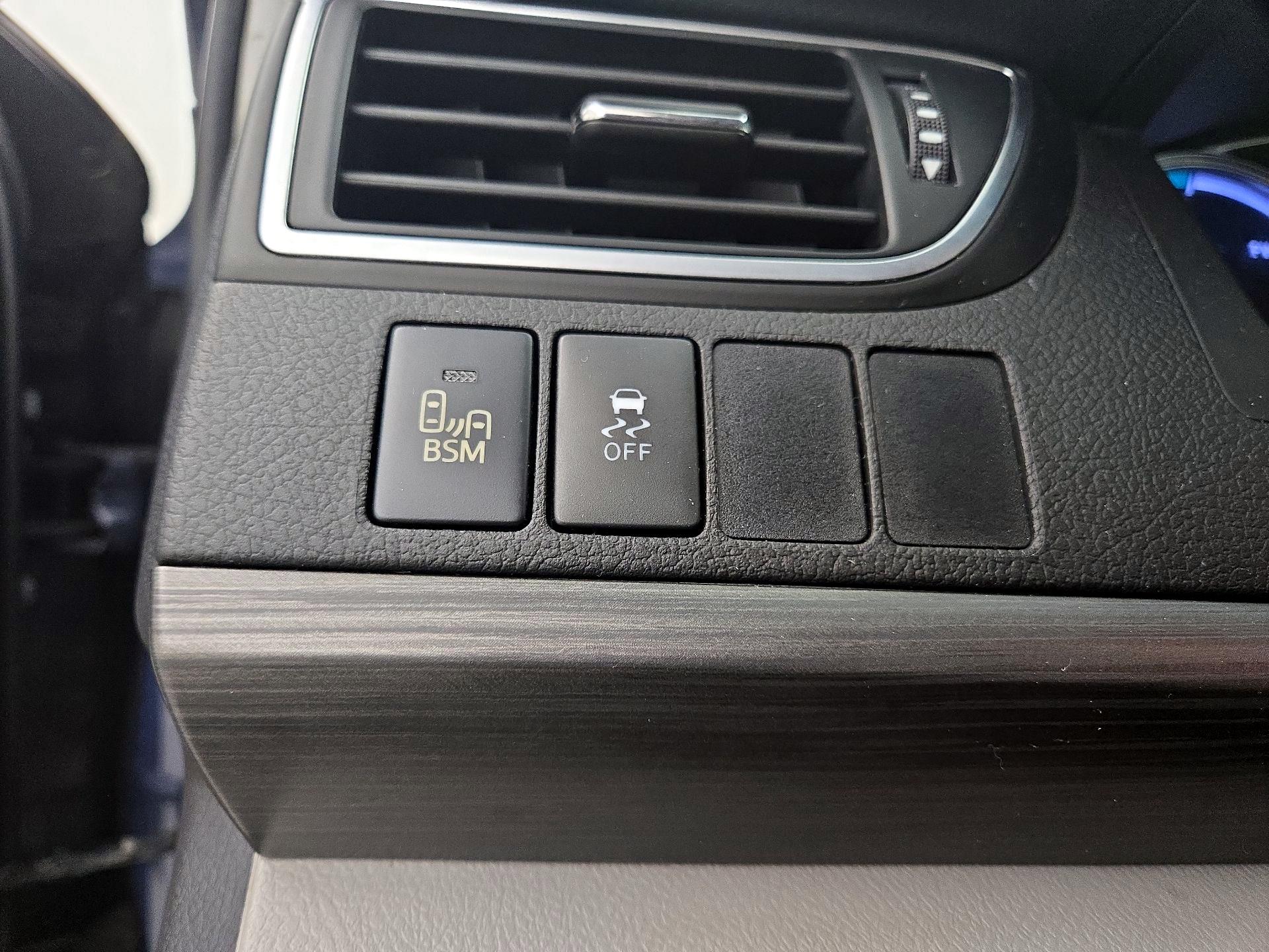 Thumbnail: 2015 Toyota Camry - 13