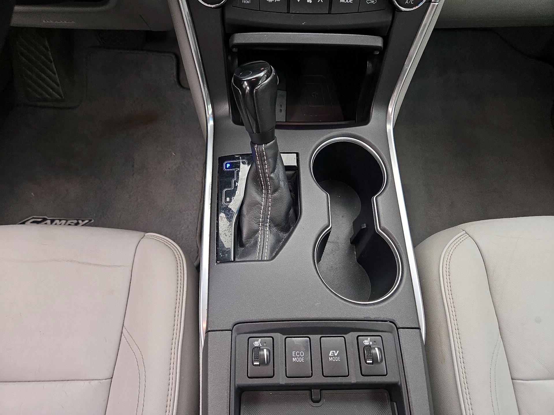 Thumbnail: 2015 Toyota Camry - 17