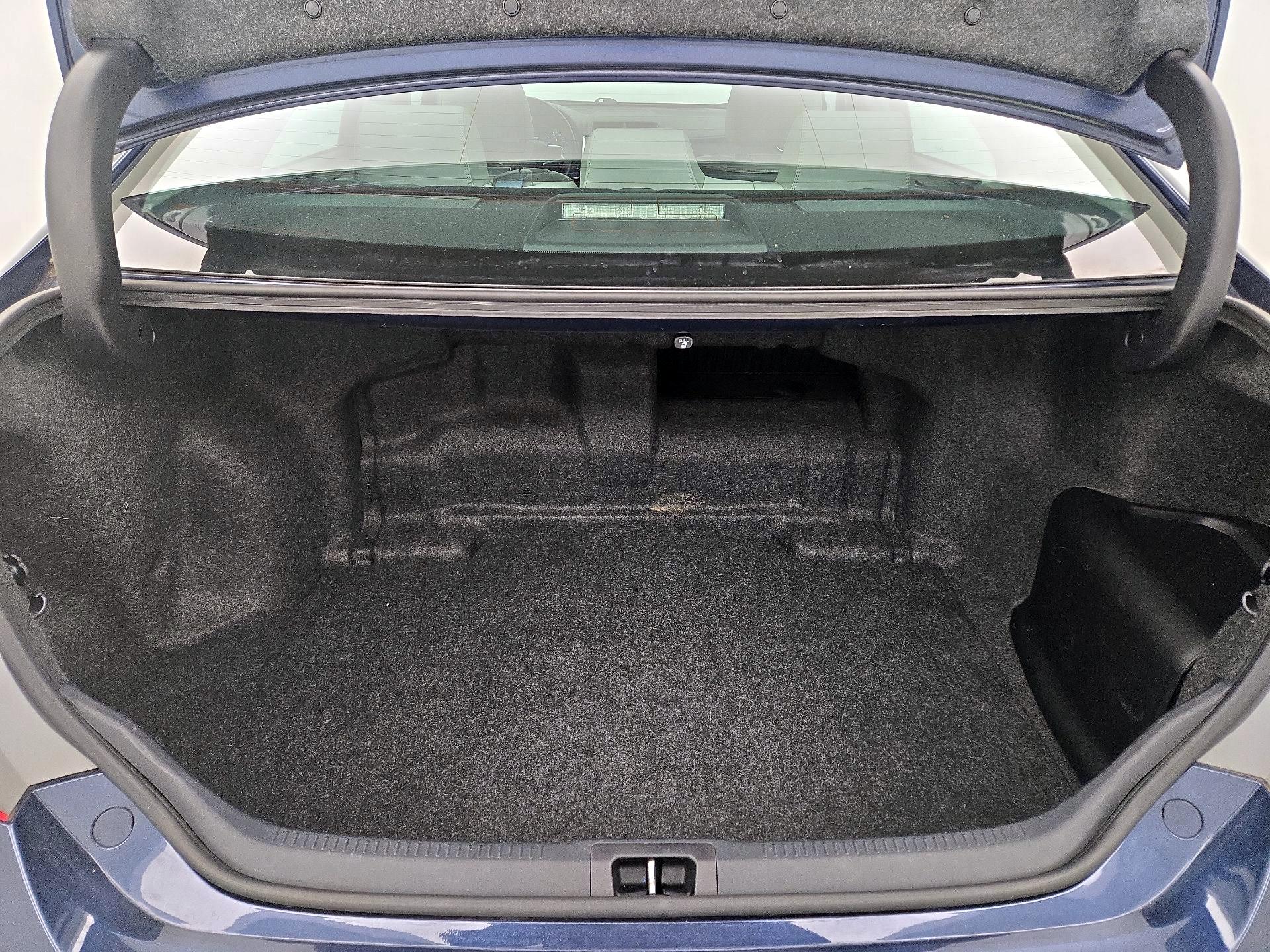 Thumbnail: 2015 Toyota Camry - 19