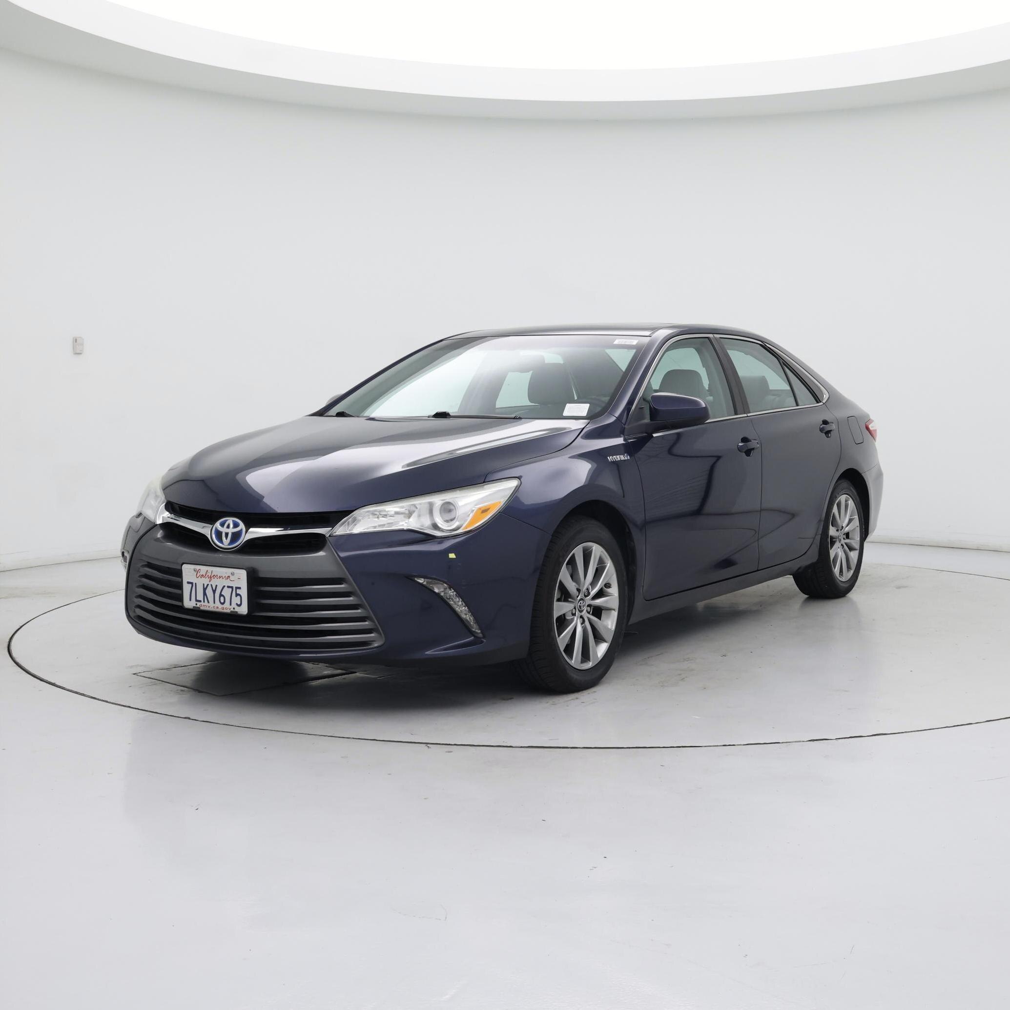 Thumbnail: 2015 Toyota Camry - 4