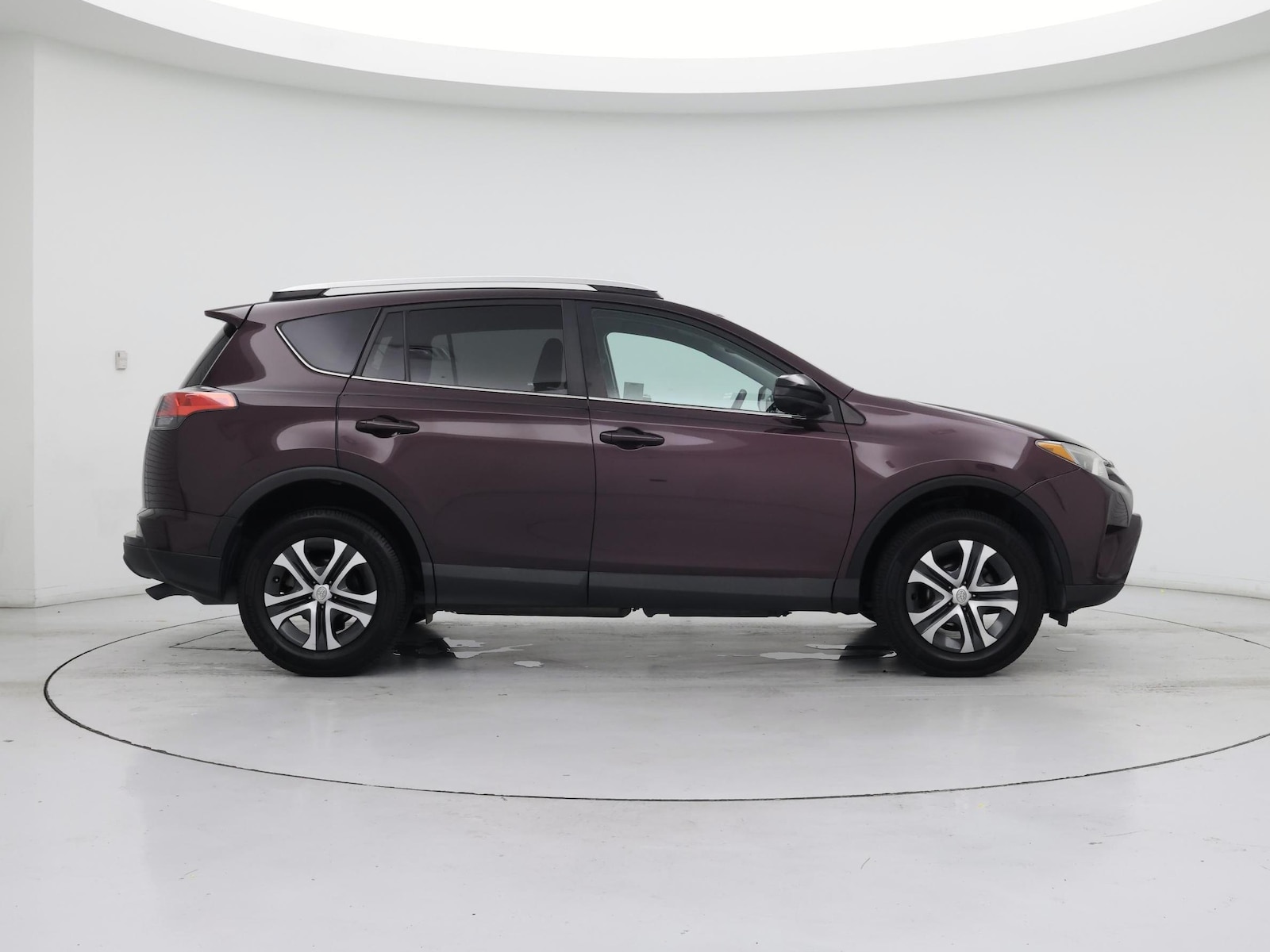 Image 8 of 2016 Toyota RAV4 LE
