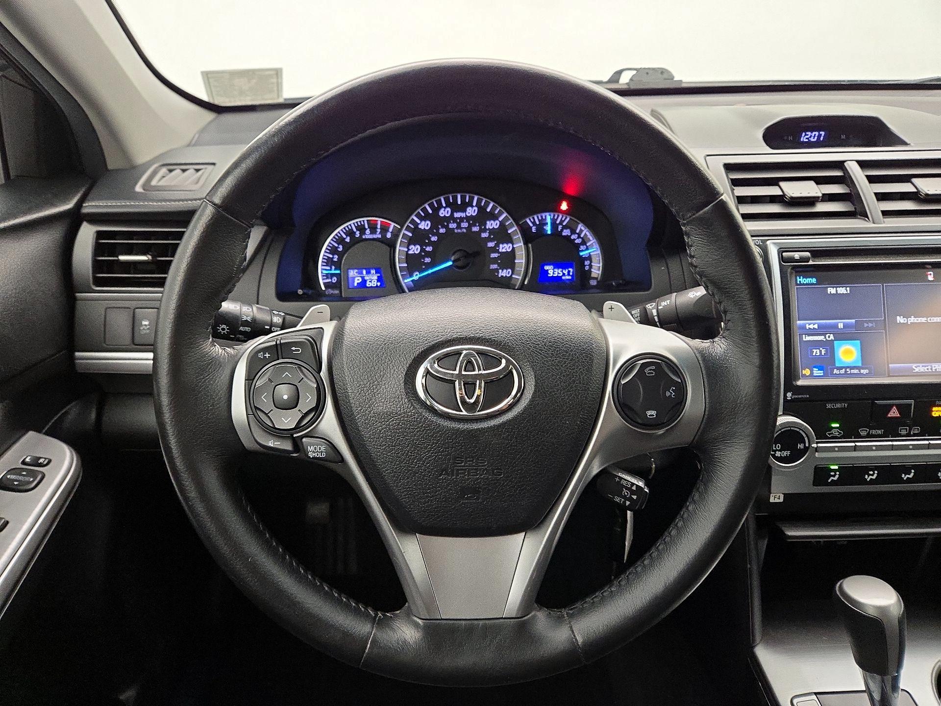 Thumbnail: 2014 Toyota Camry - 10
