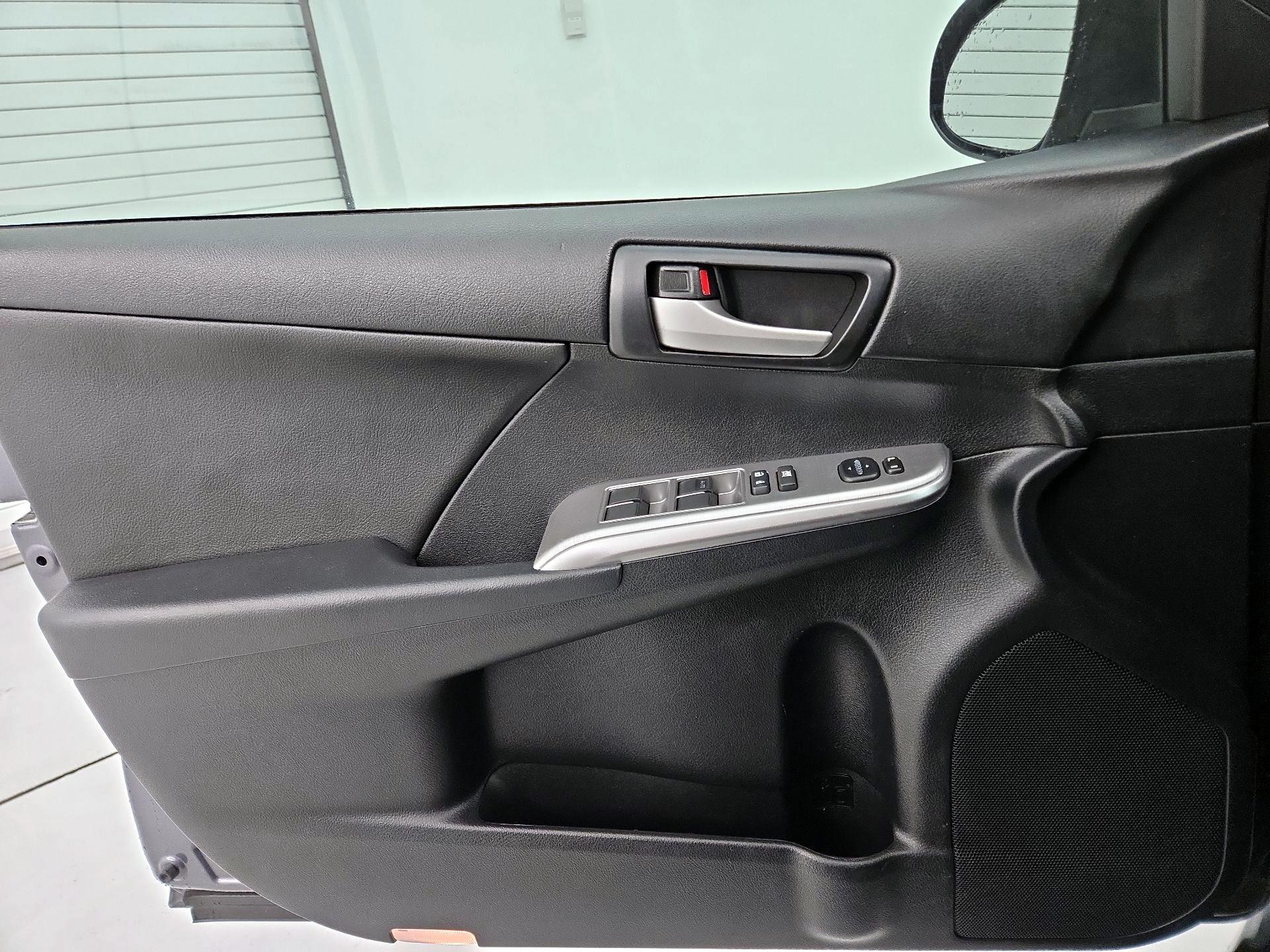 Thumbnail: 2014 Toyota Camry - 12