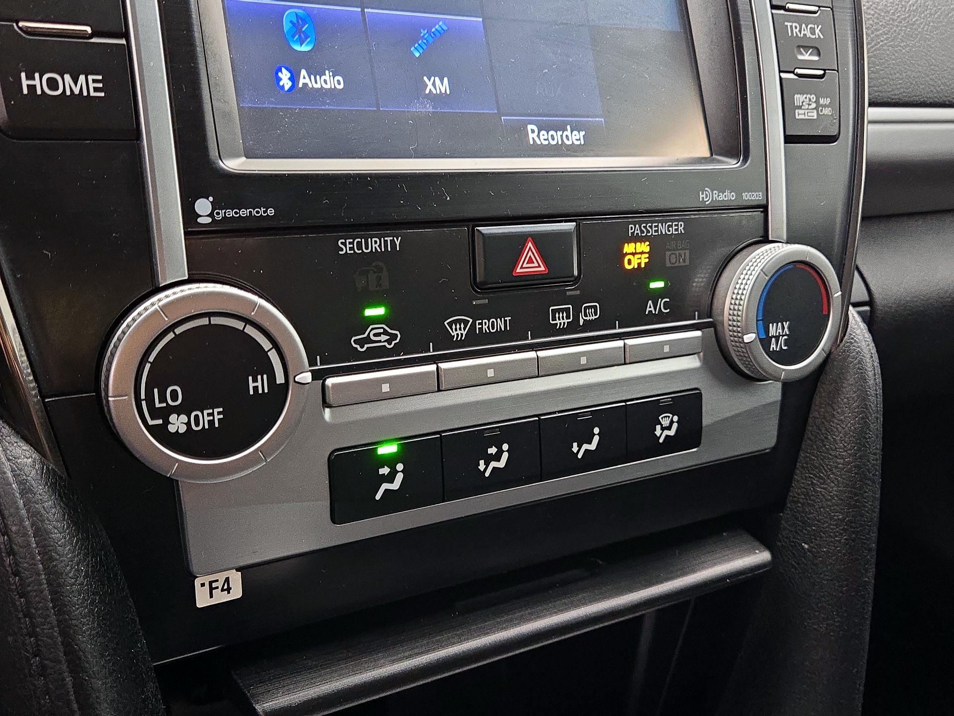 Thumbnail: 2014 Toyota Camry - 16