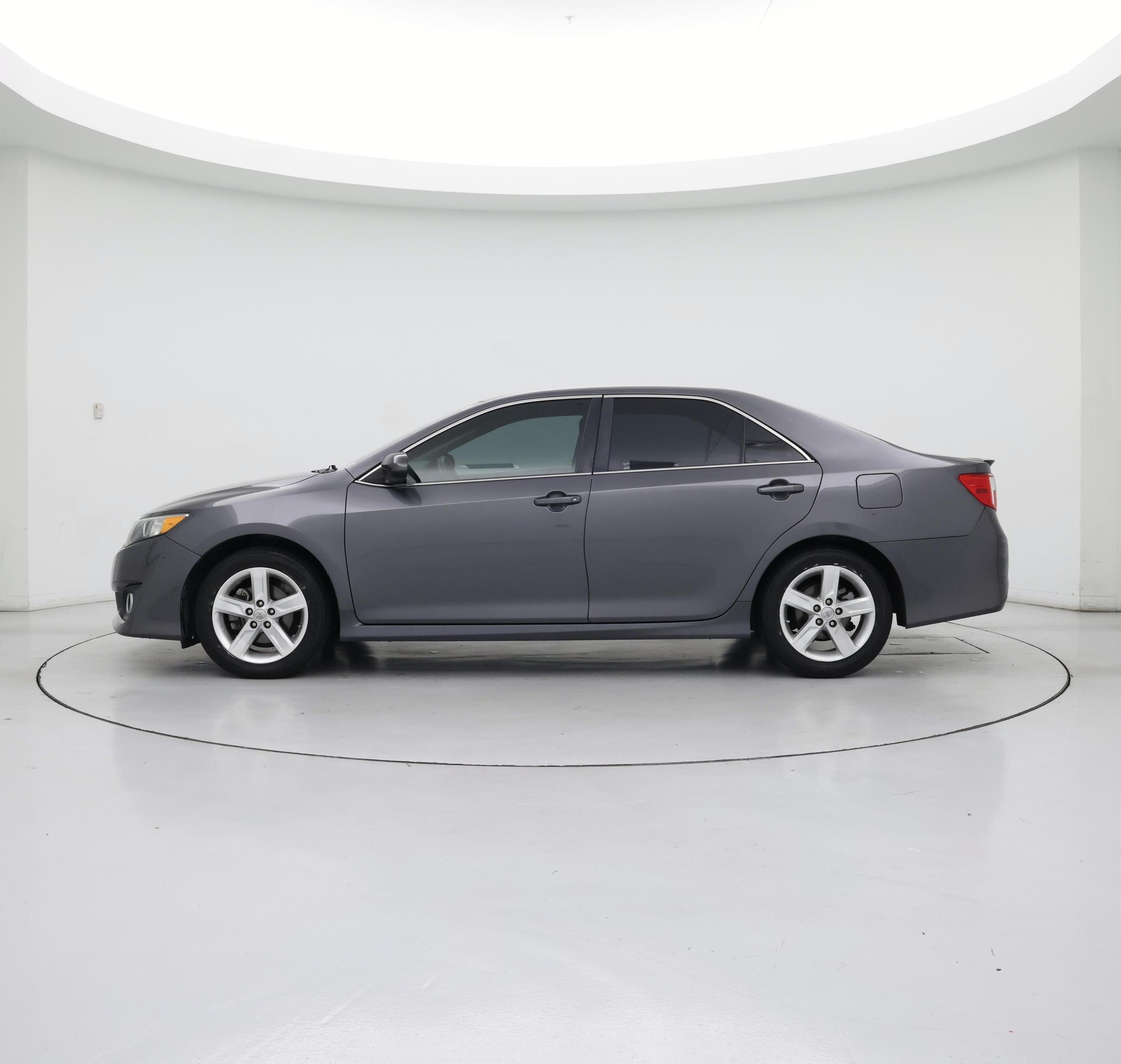 Thumbnail: 2014 Toyota Camry - 3