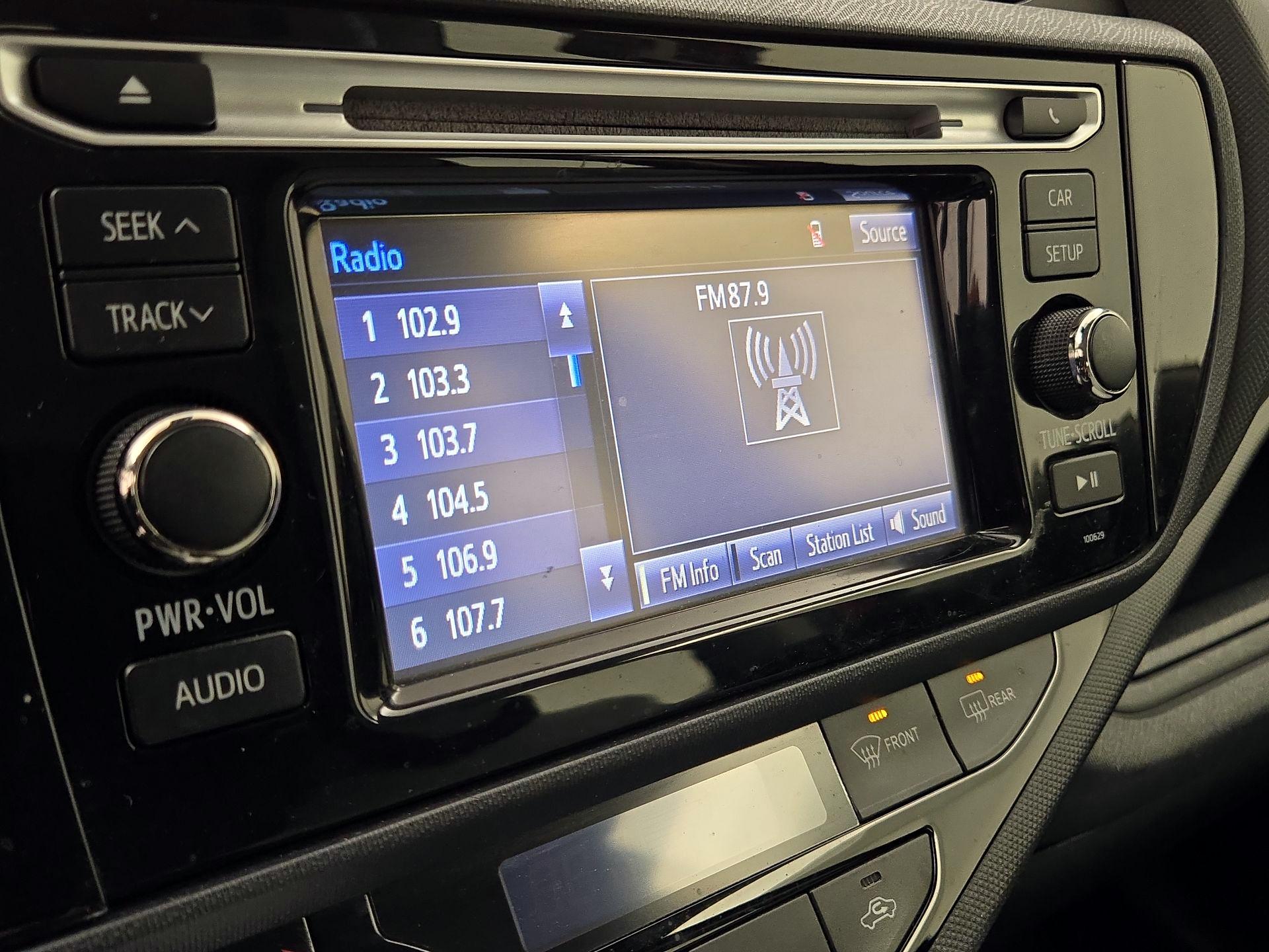 Thumbnail: 2017 Toyota Prius c - 14