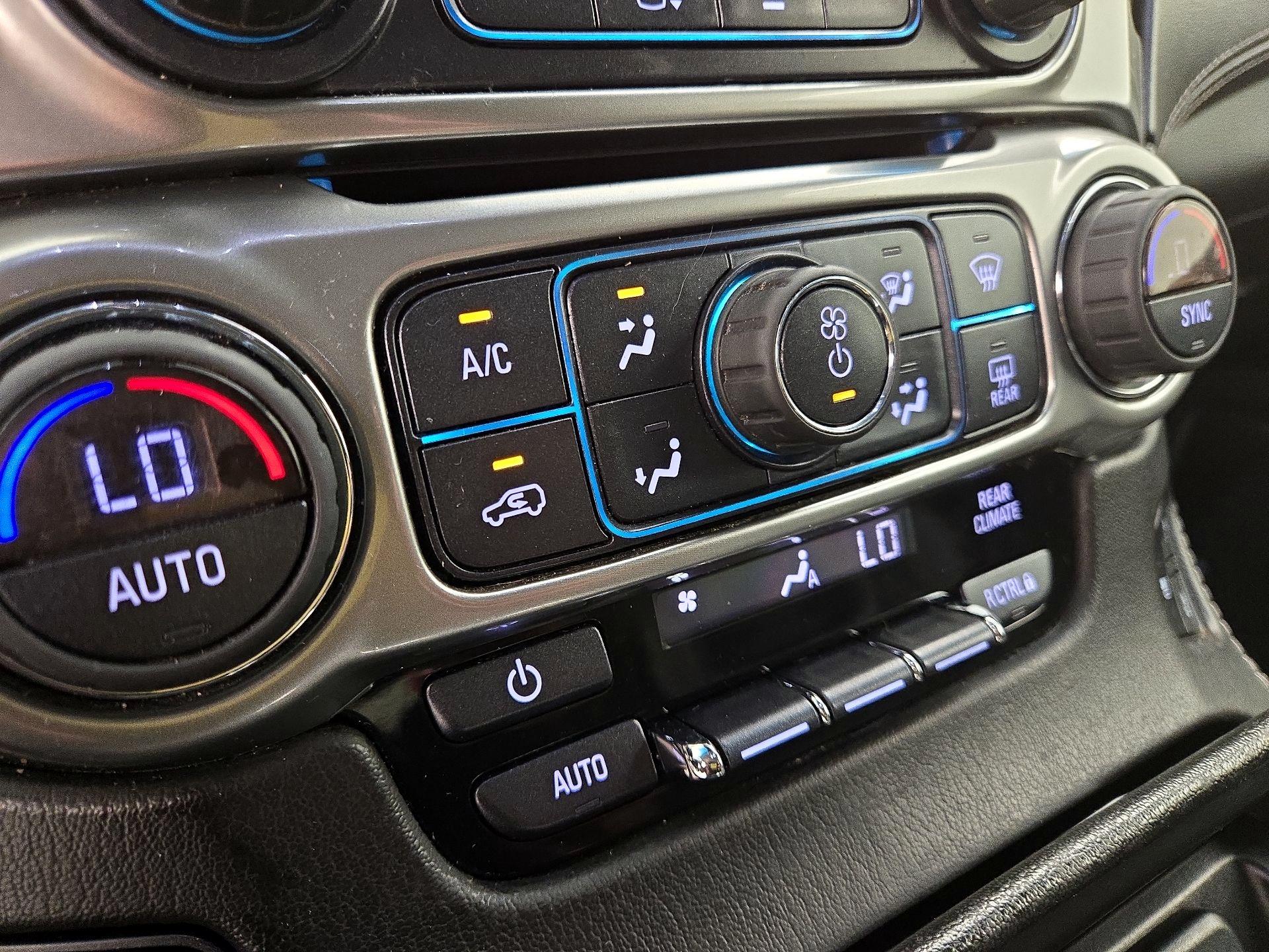 Thumbnail: 2019 Chevrolet Tahoe - 15
