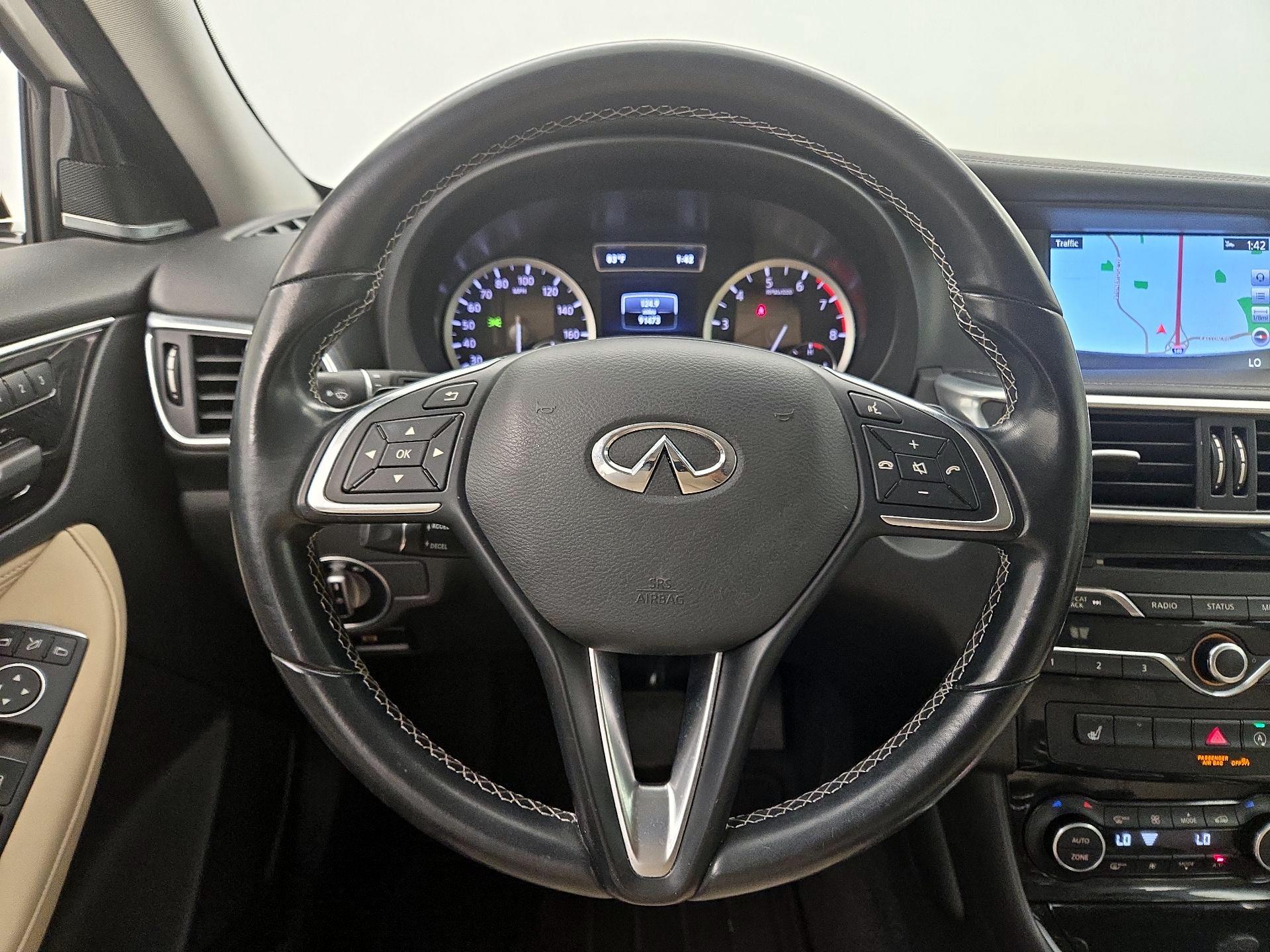 Thumbnail: 2017 INFINITI QX30 - 10