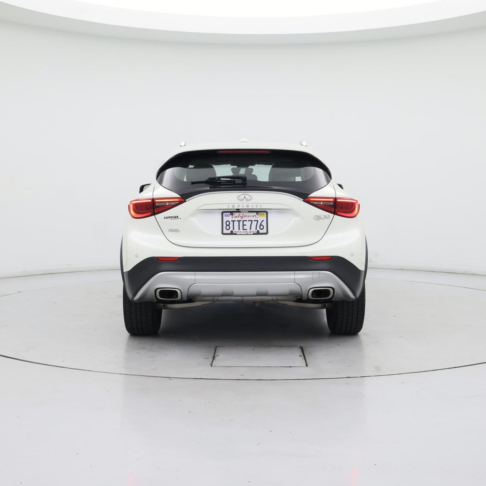 Thumbnail: 2017 INFINITI QX30 - 6