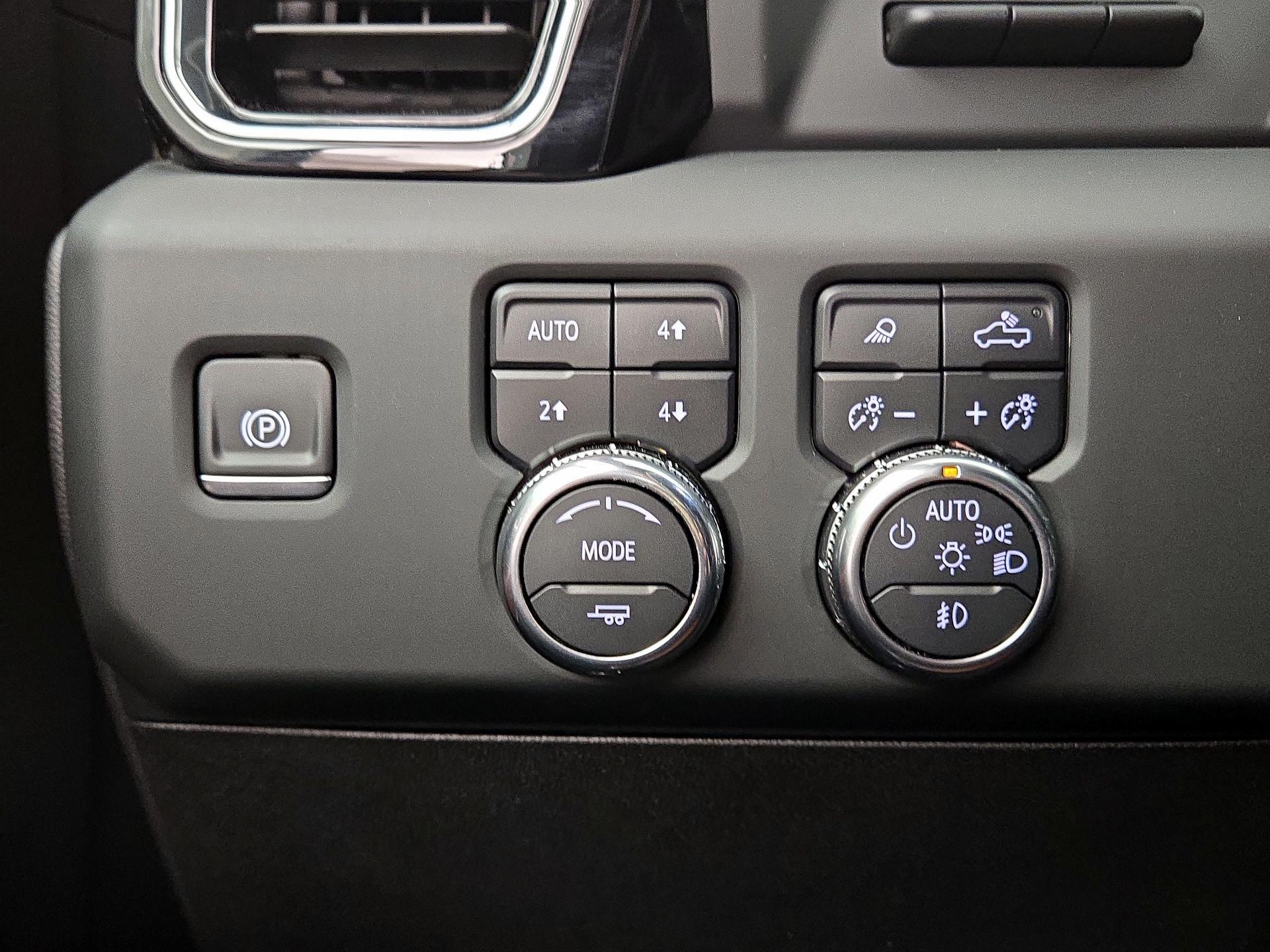 Thumbnail: 2024 GMC Sierra 2500 - 13