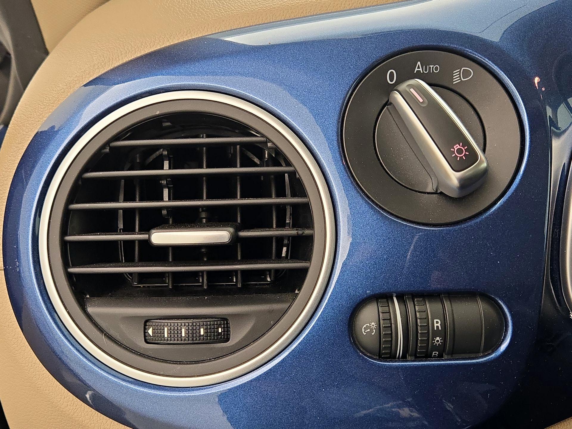 Thumbnail: 2019 Volkswagen Beetle - 13