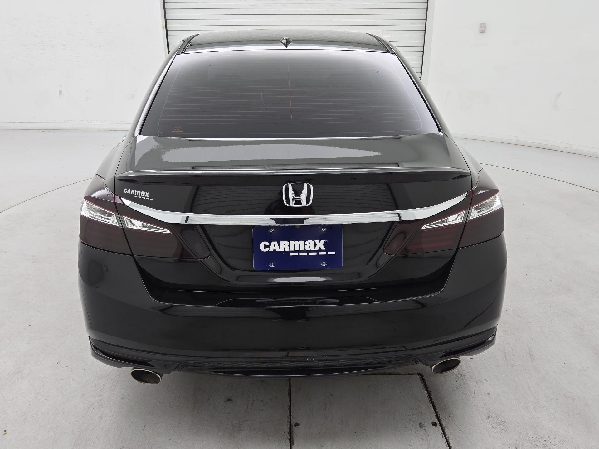 Thumbnail: 2017 Honda Accord - 6
