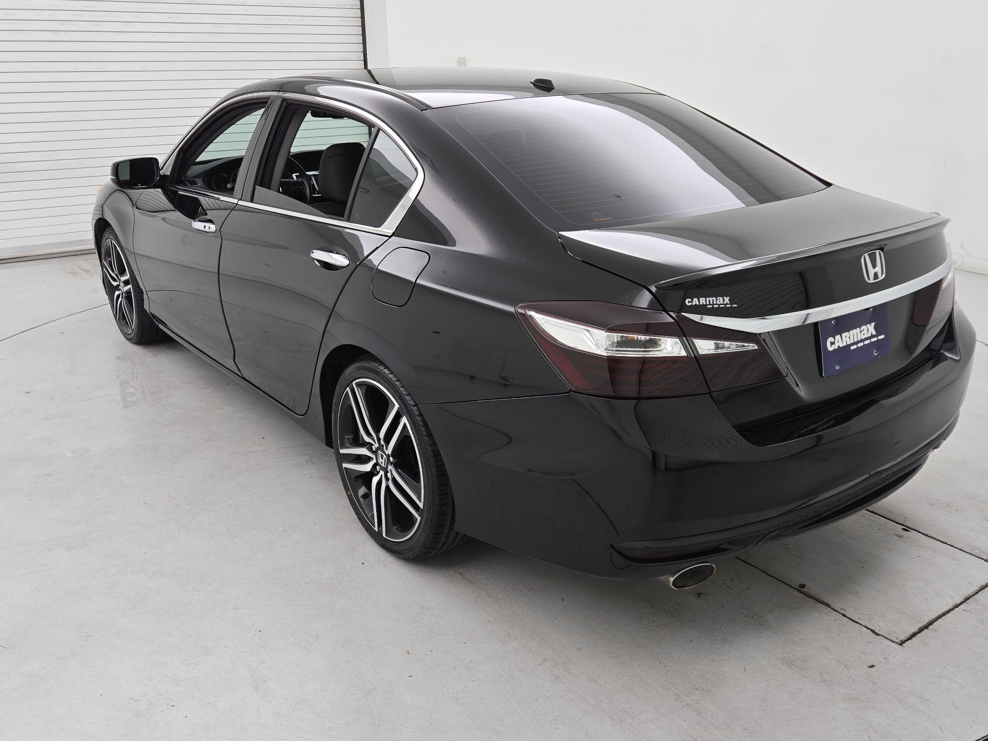 Thumbnail: 2017 Honda Accord - 7