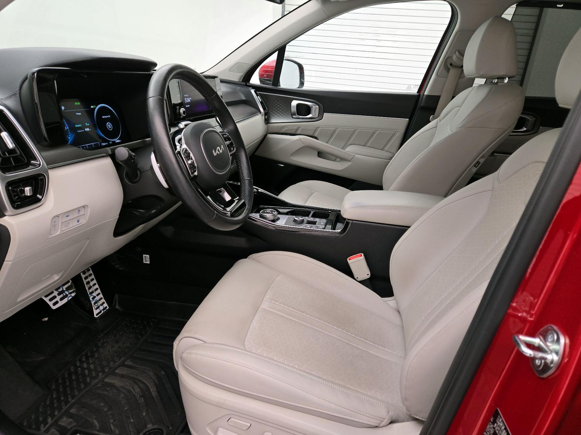 Thumbnail: 2023 Kia Sorento - 11