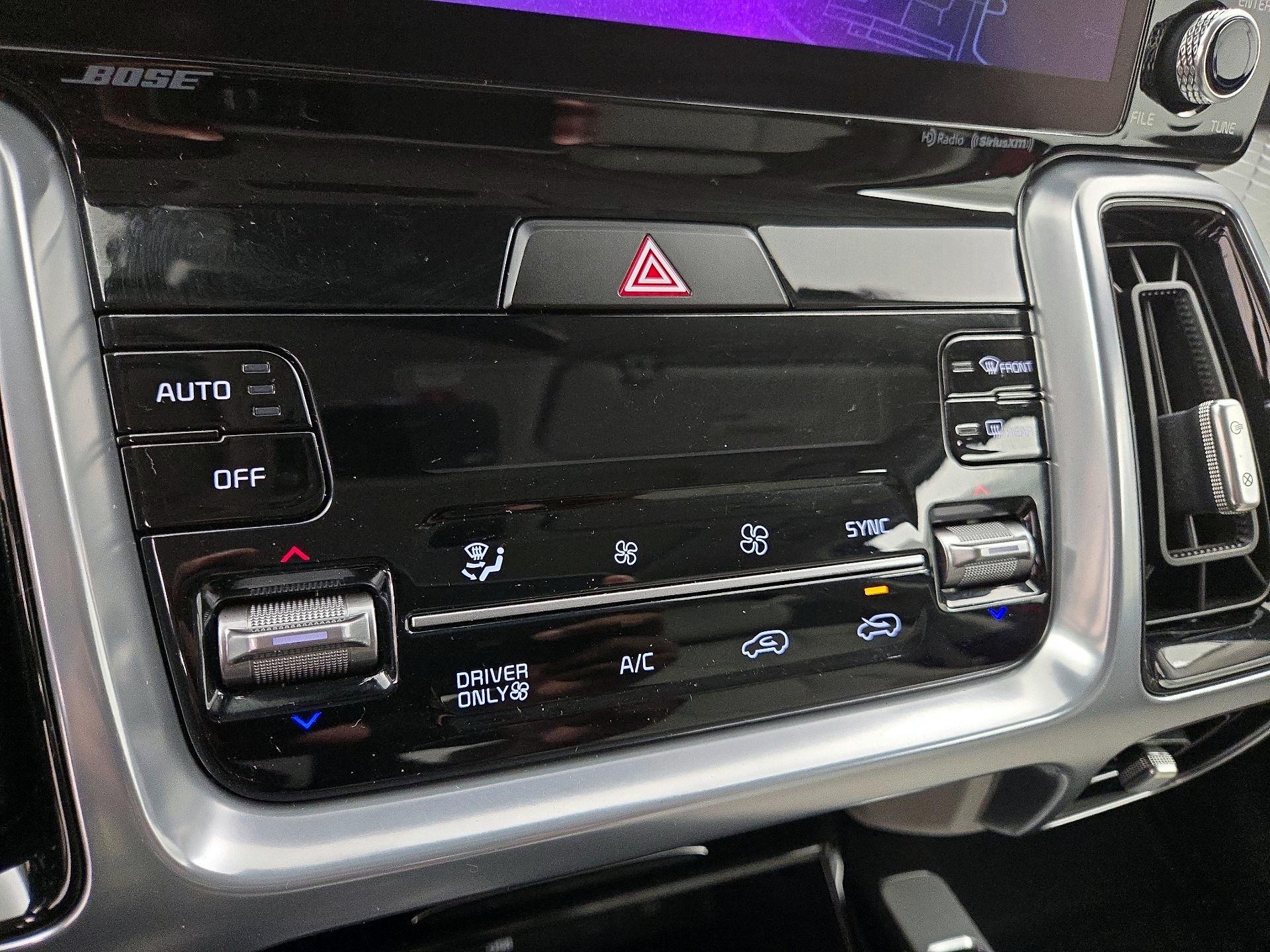 Thumbnail: 2023 Kia Sorento - 16