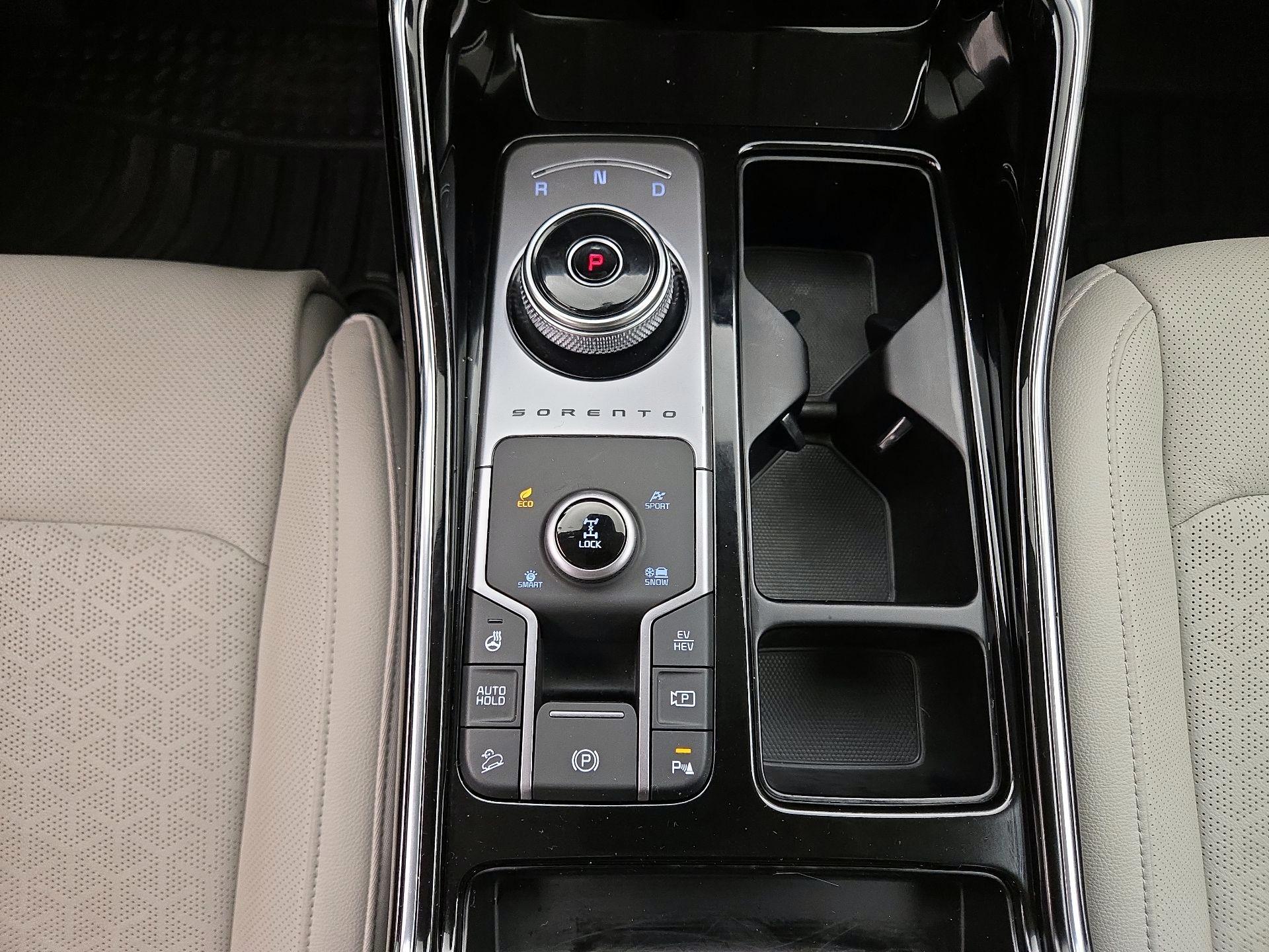 Thumbnail: 2023 Kia Sorento - 17