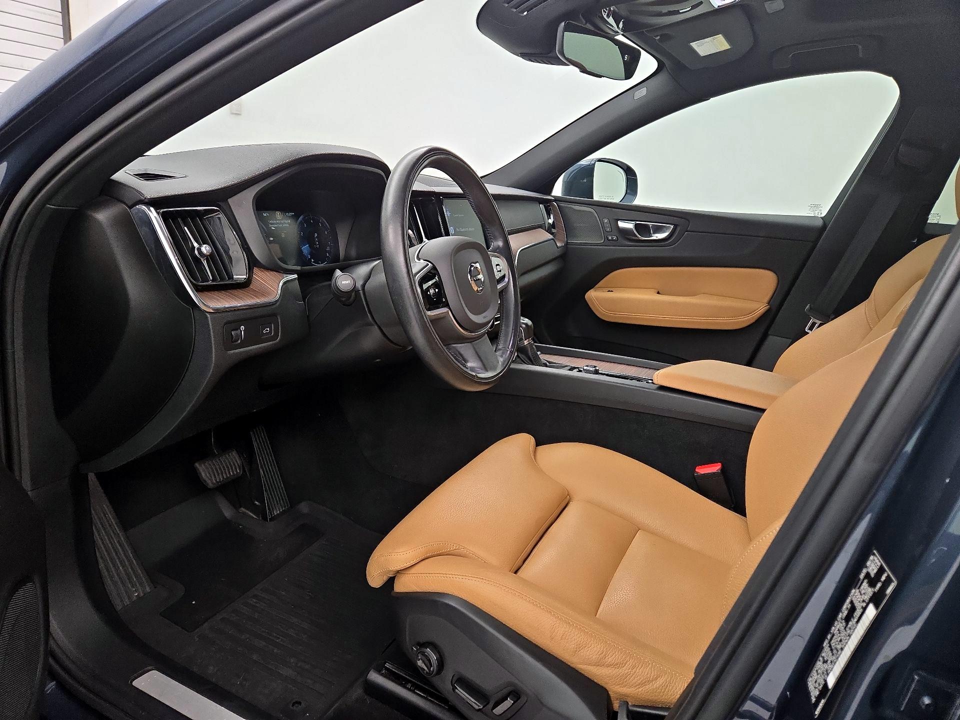 Thumbnail: 2020 Volvo XC60 - 9