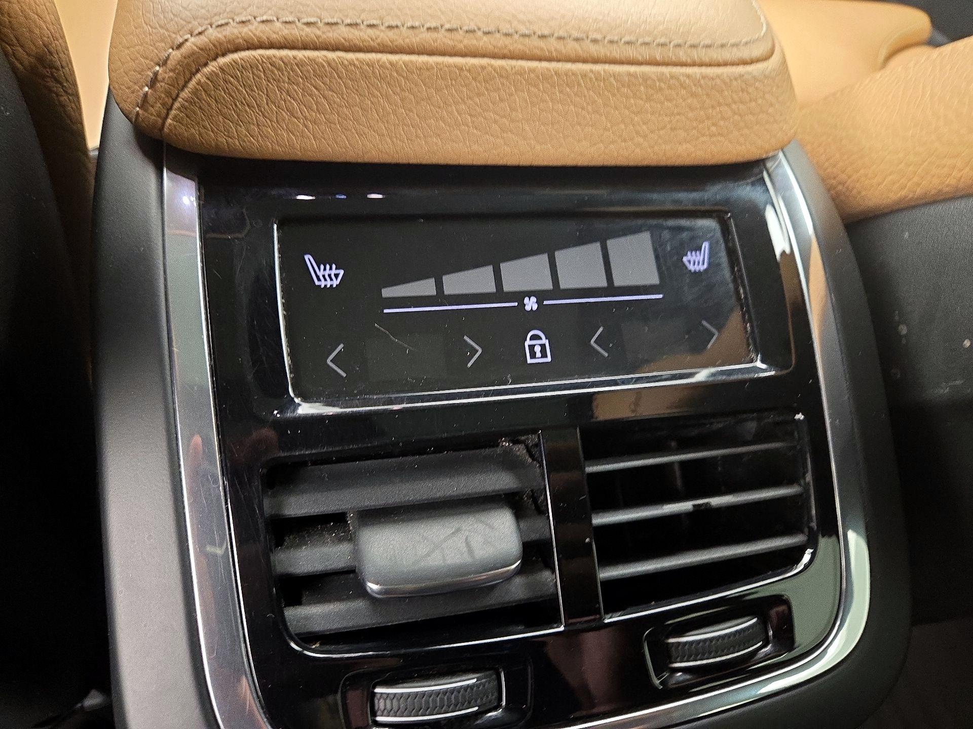 Thumbnail: 2020 Volvo XC60 - 14