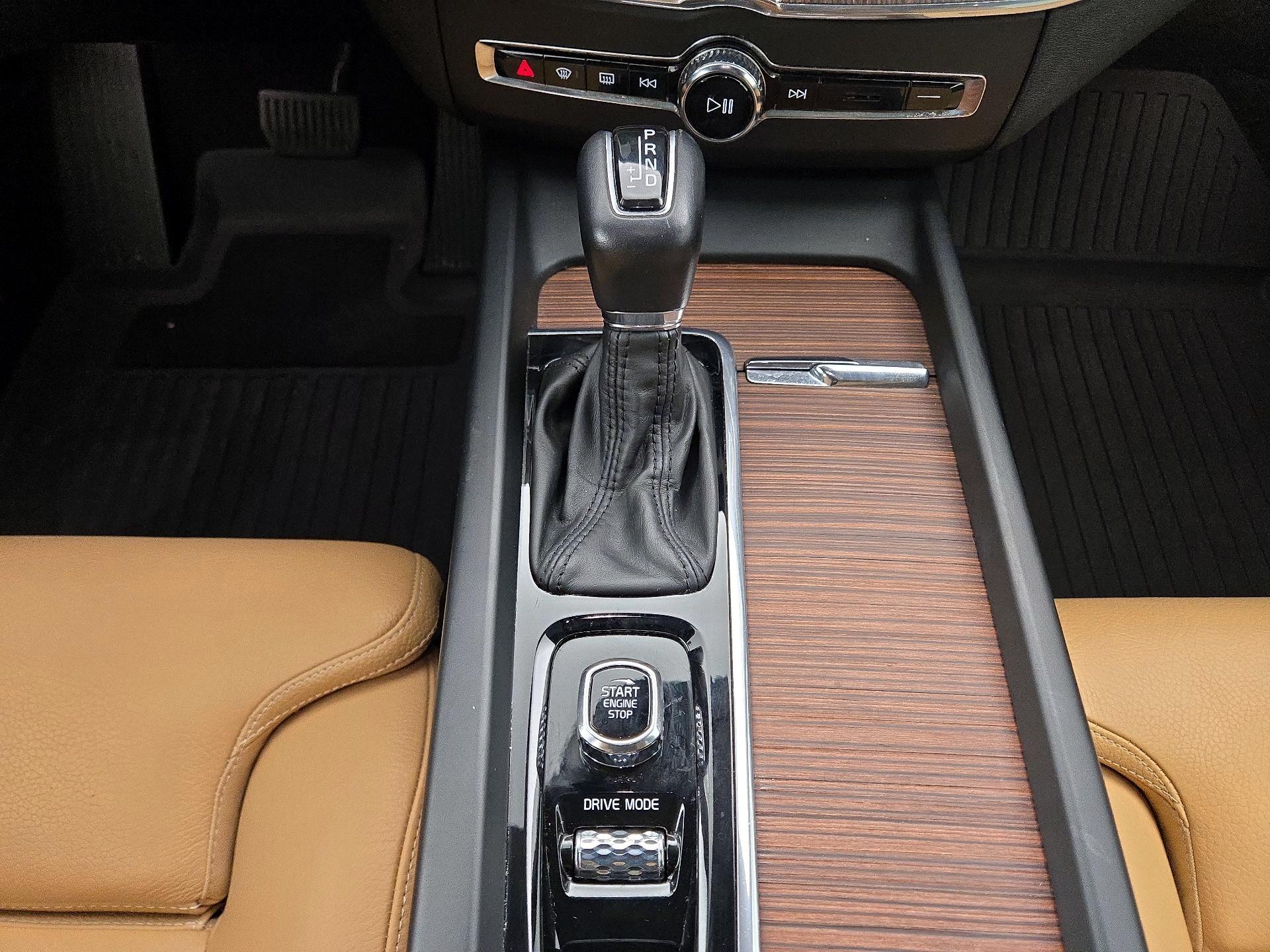 Thumbnail: 2020 Volvo XC60 - 15