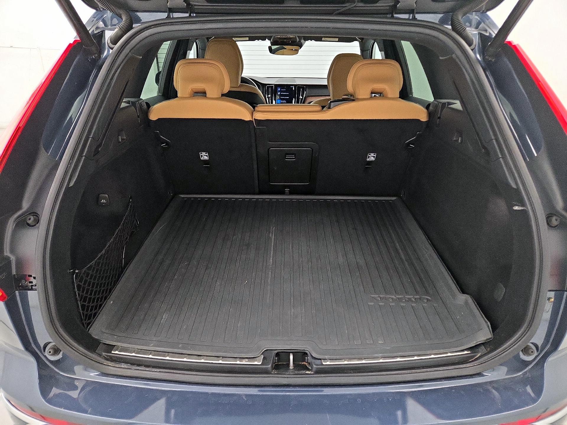 Thumbnail: 2020 Volvo XC60 - 17