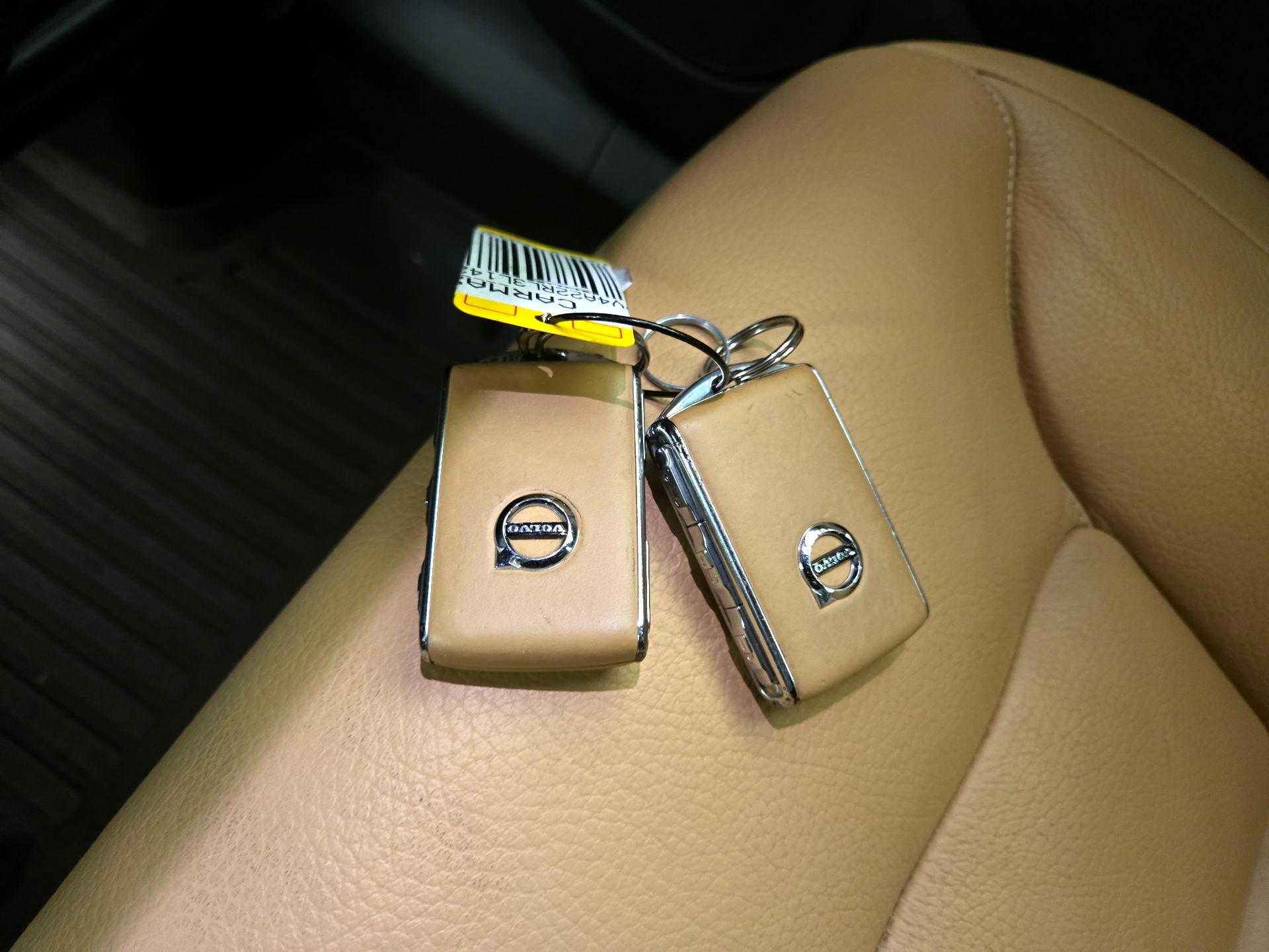 Thumbnail: 2020 Volvo XC60 - 19