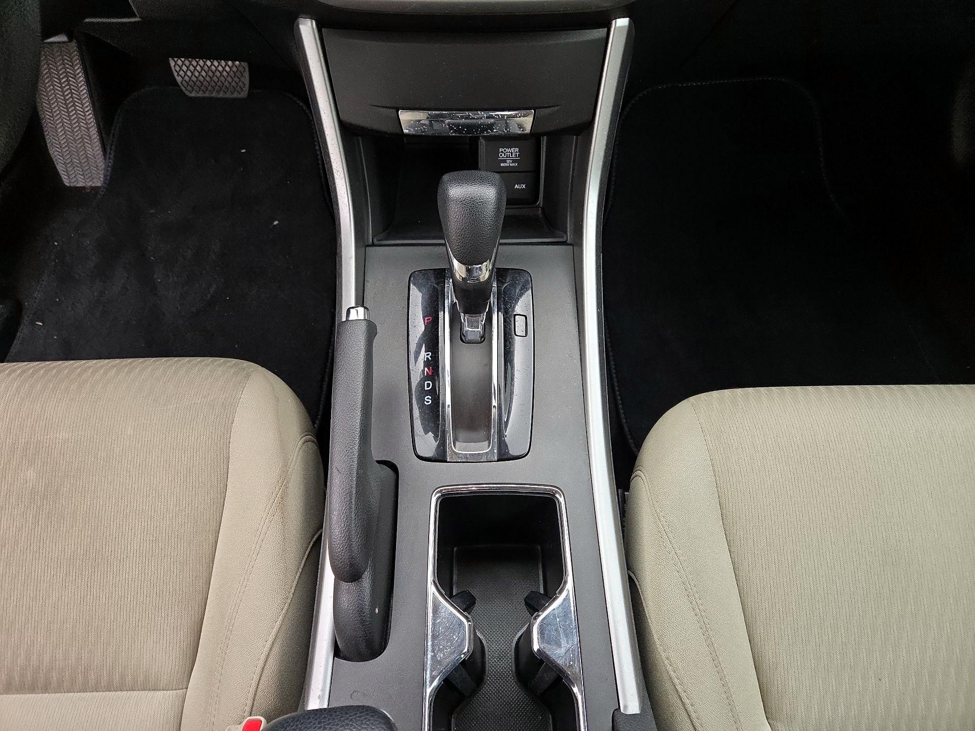 Thumbnail: 2015 Honda Accord - 17
