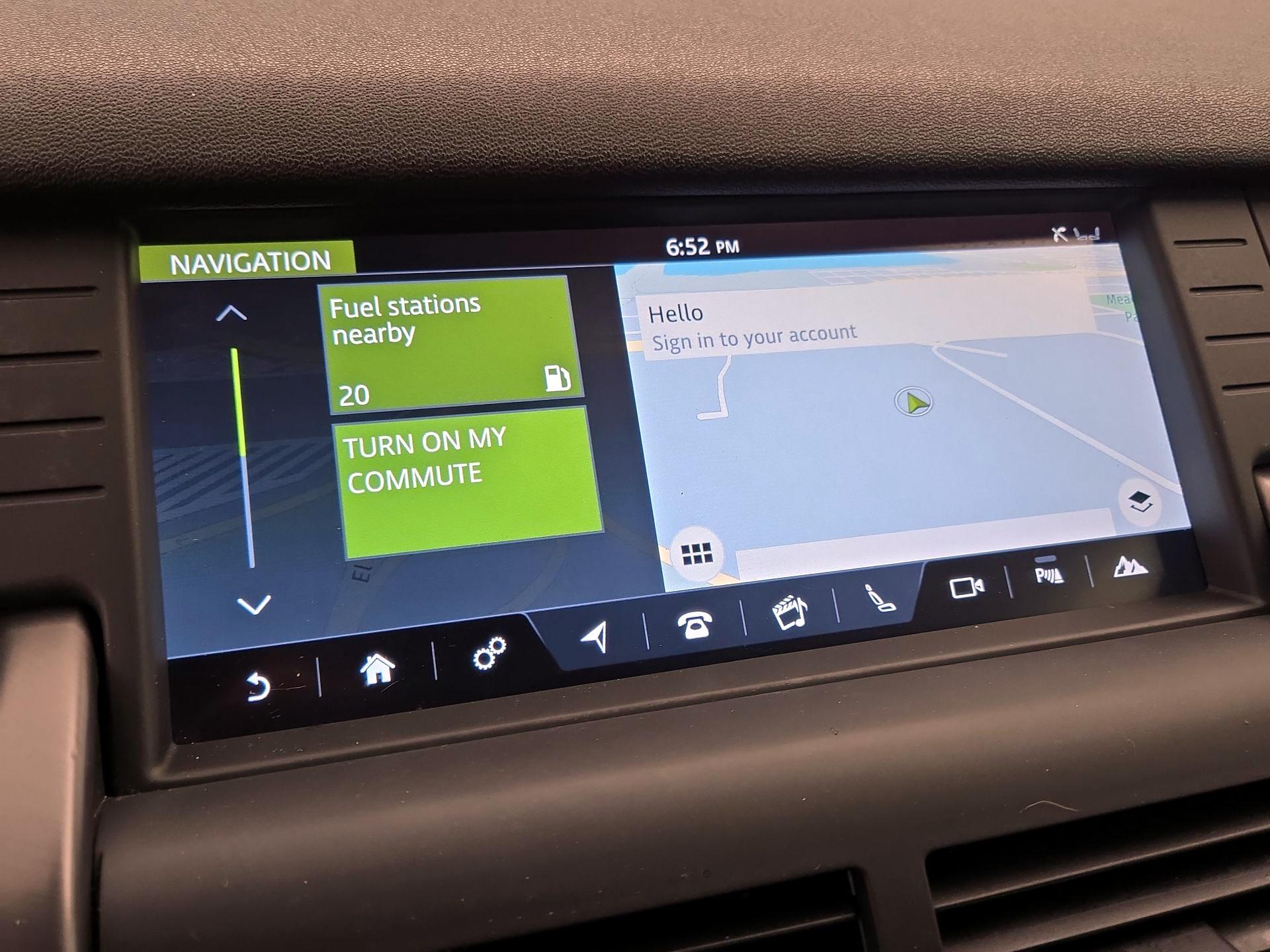 Thumbnail: 2019 Land Rover Discovery Sport - 12