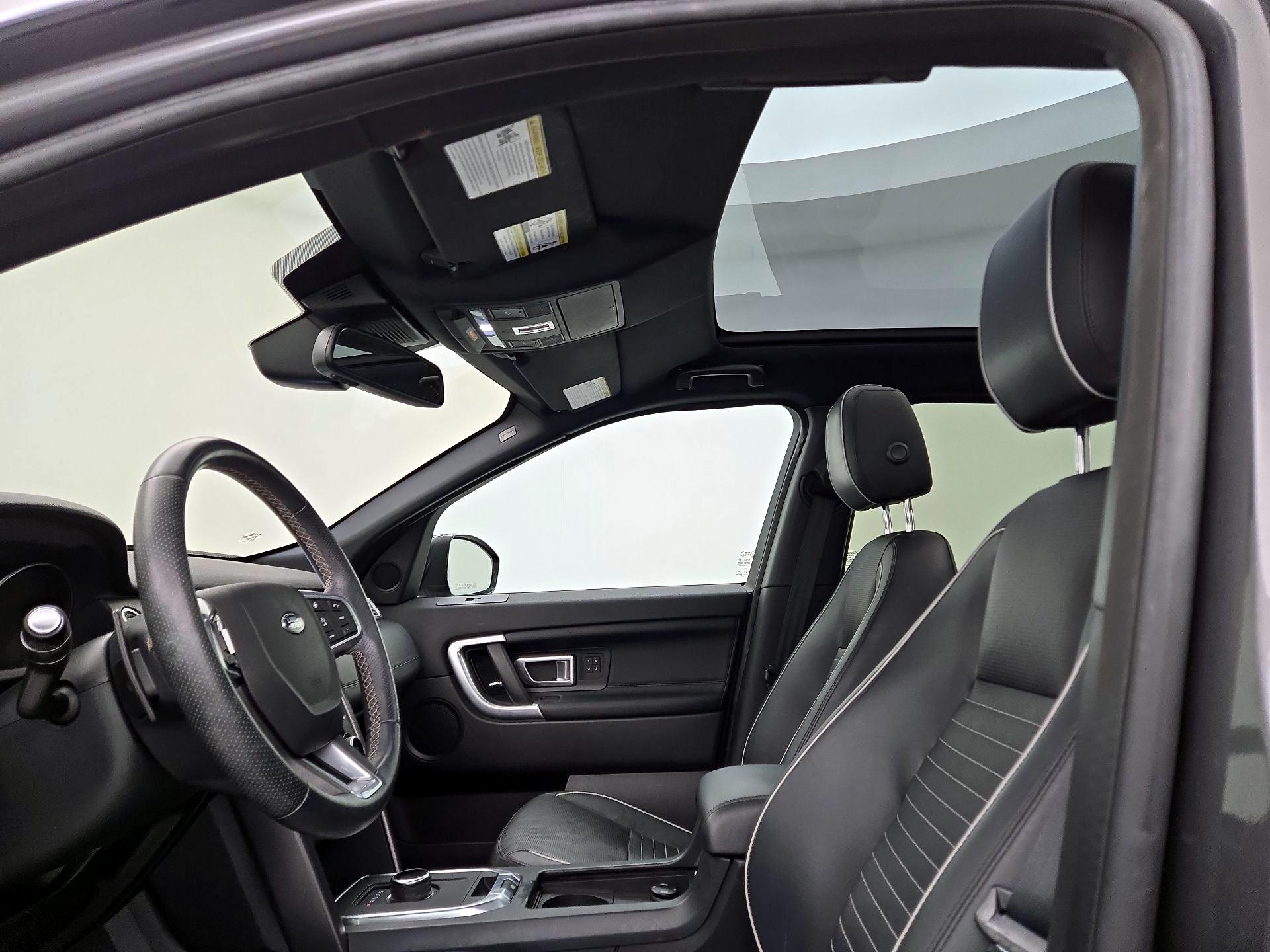 Thumbnail: 2019 Land Rover Discovery Sport - 18