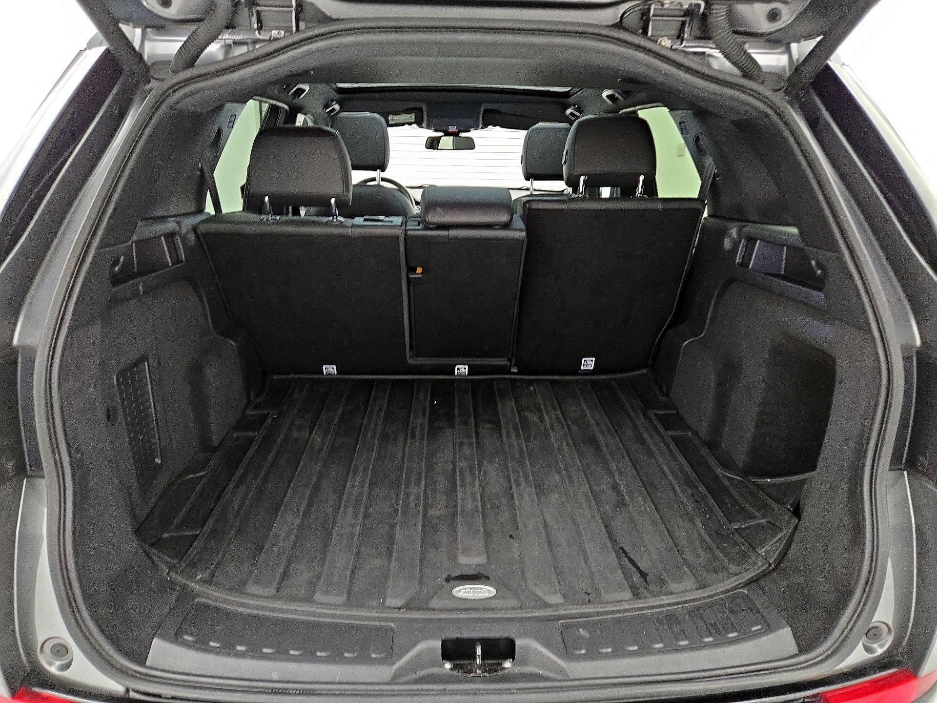 Thumbnail: 2019 Land Rover Discovery Sport - 20