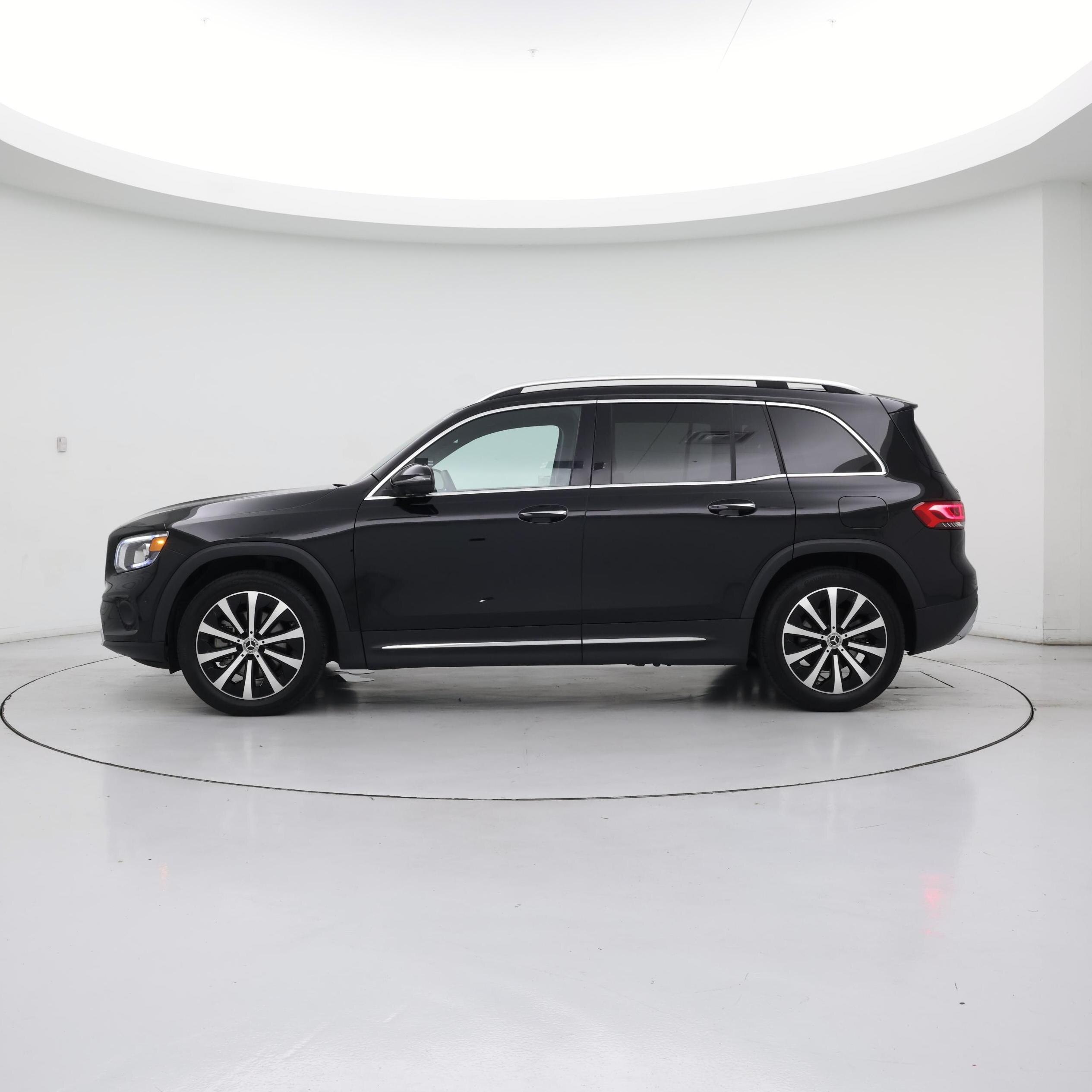 Thumbnail: 2021 Mercedes-Benz GLB - 3
