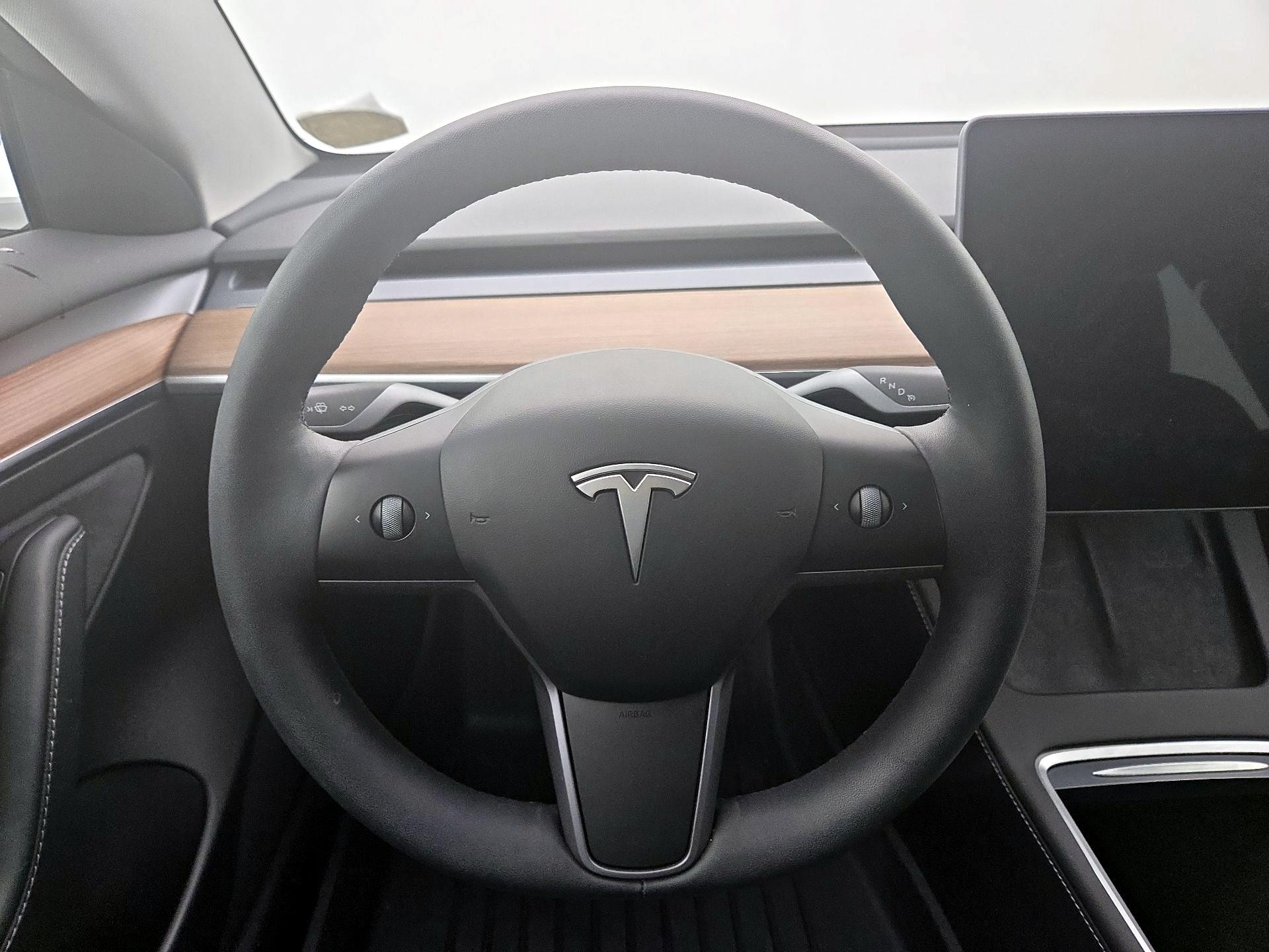 Thumbnail: 2023 Tesla Model 3 - 10
