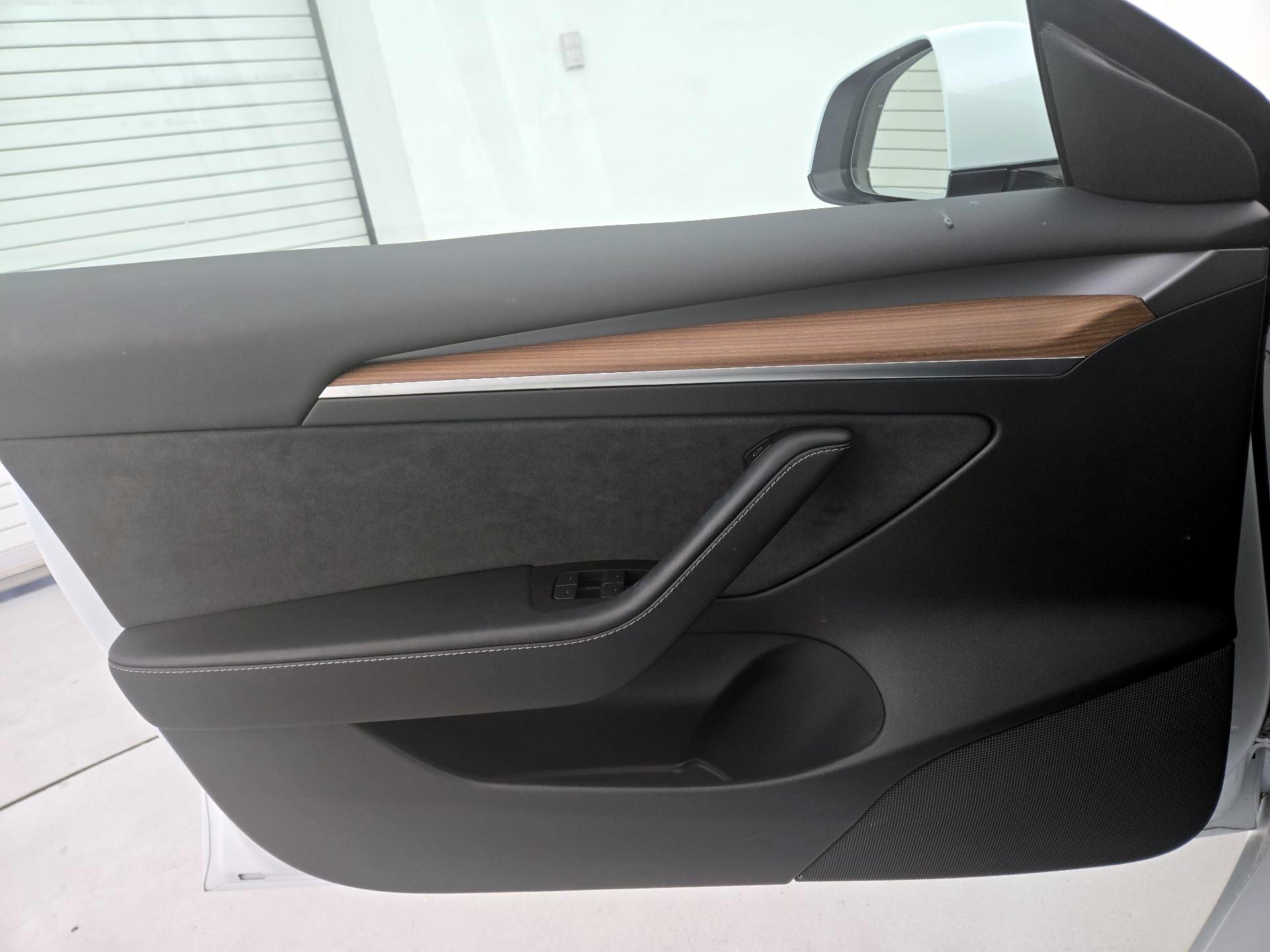Thumbnail: 2023 Tesla Model 3 - 12
