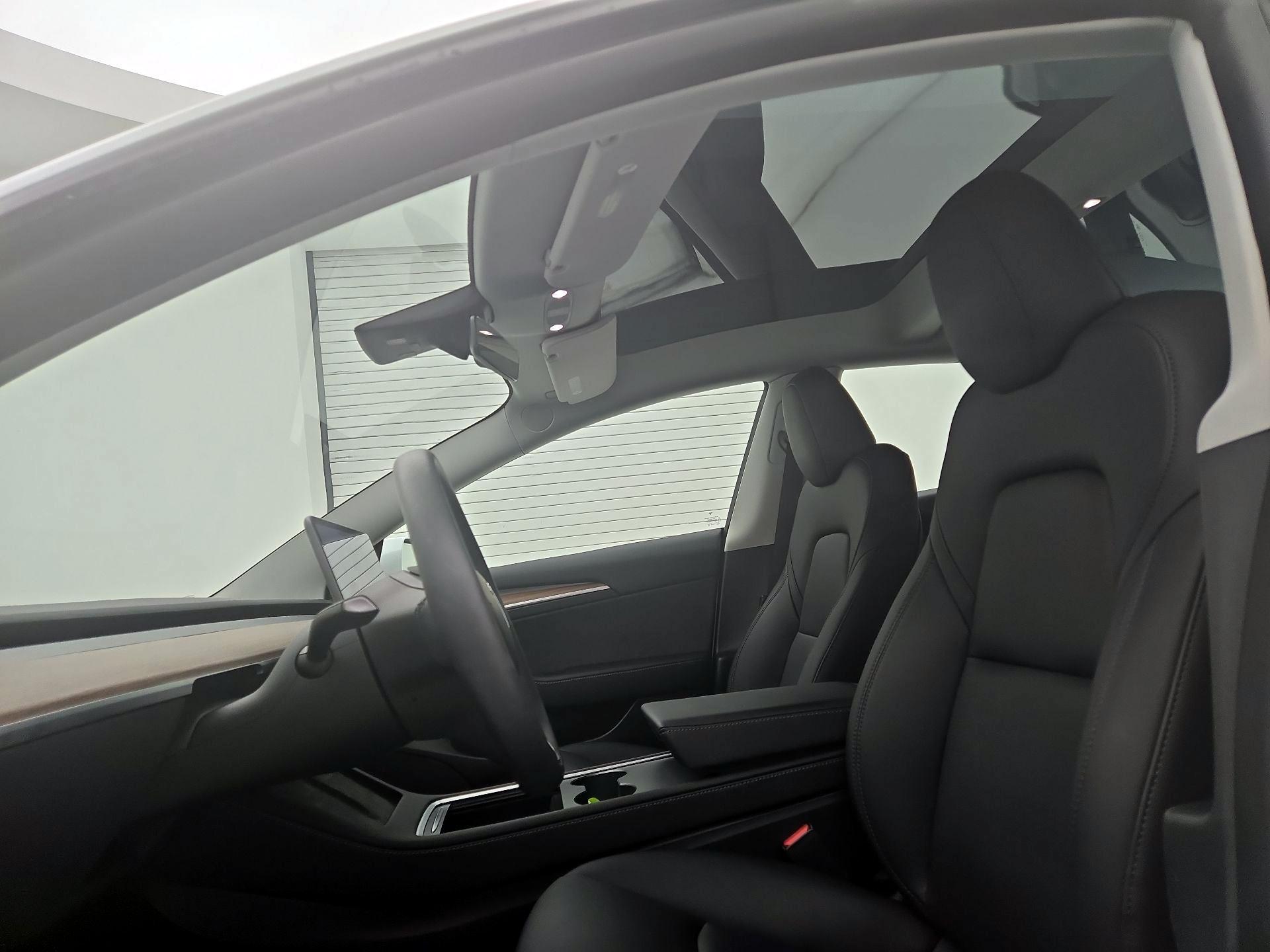 Thumbnail: 2023 Tesla Model 3 - 19