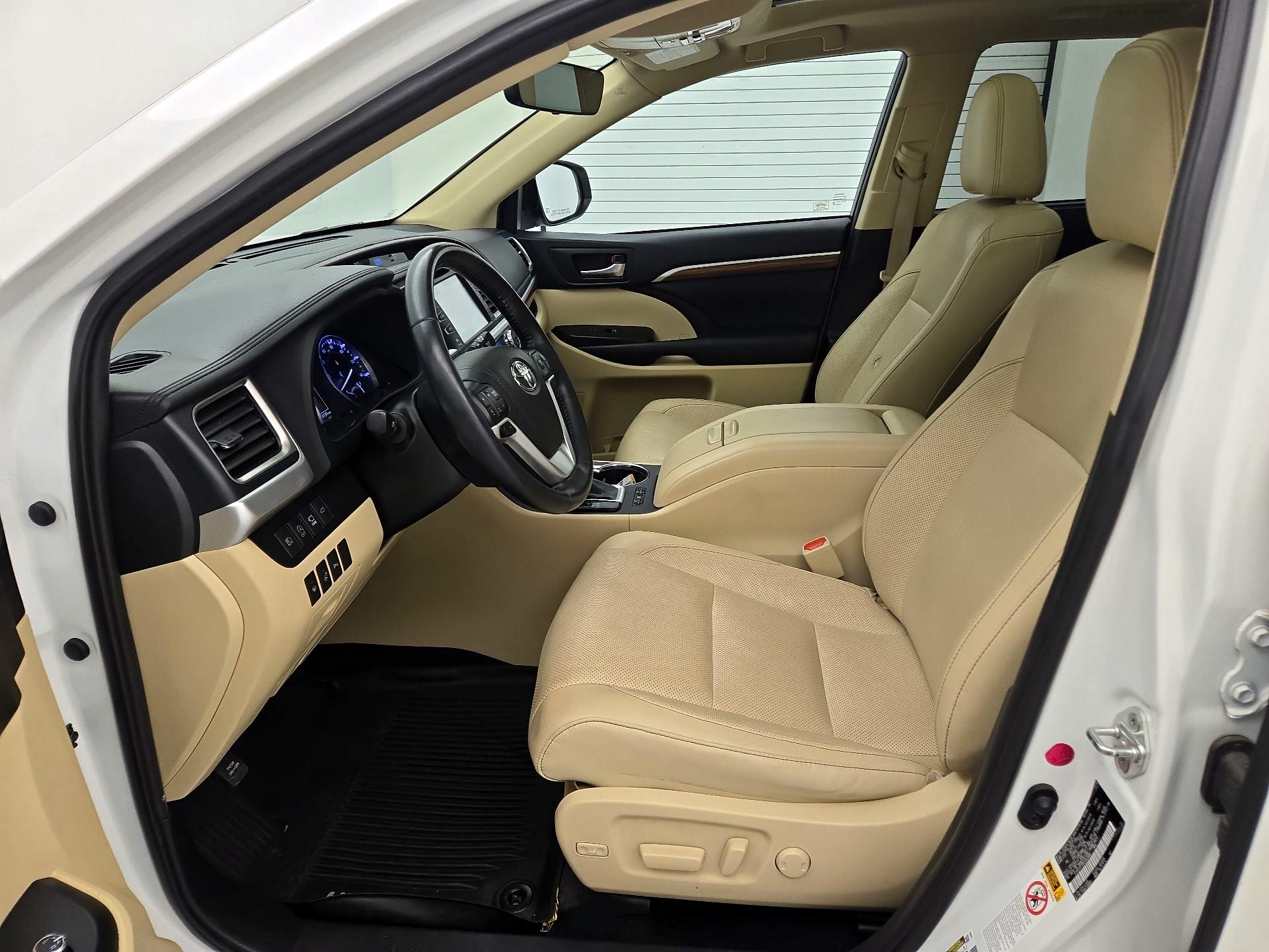 Thumbnail: 2019 Toyota Highlander - 11