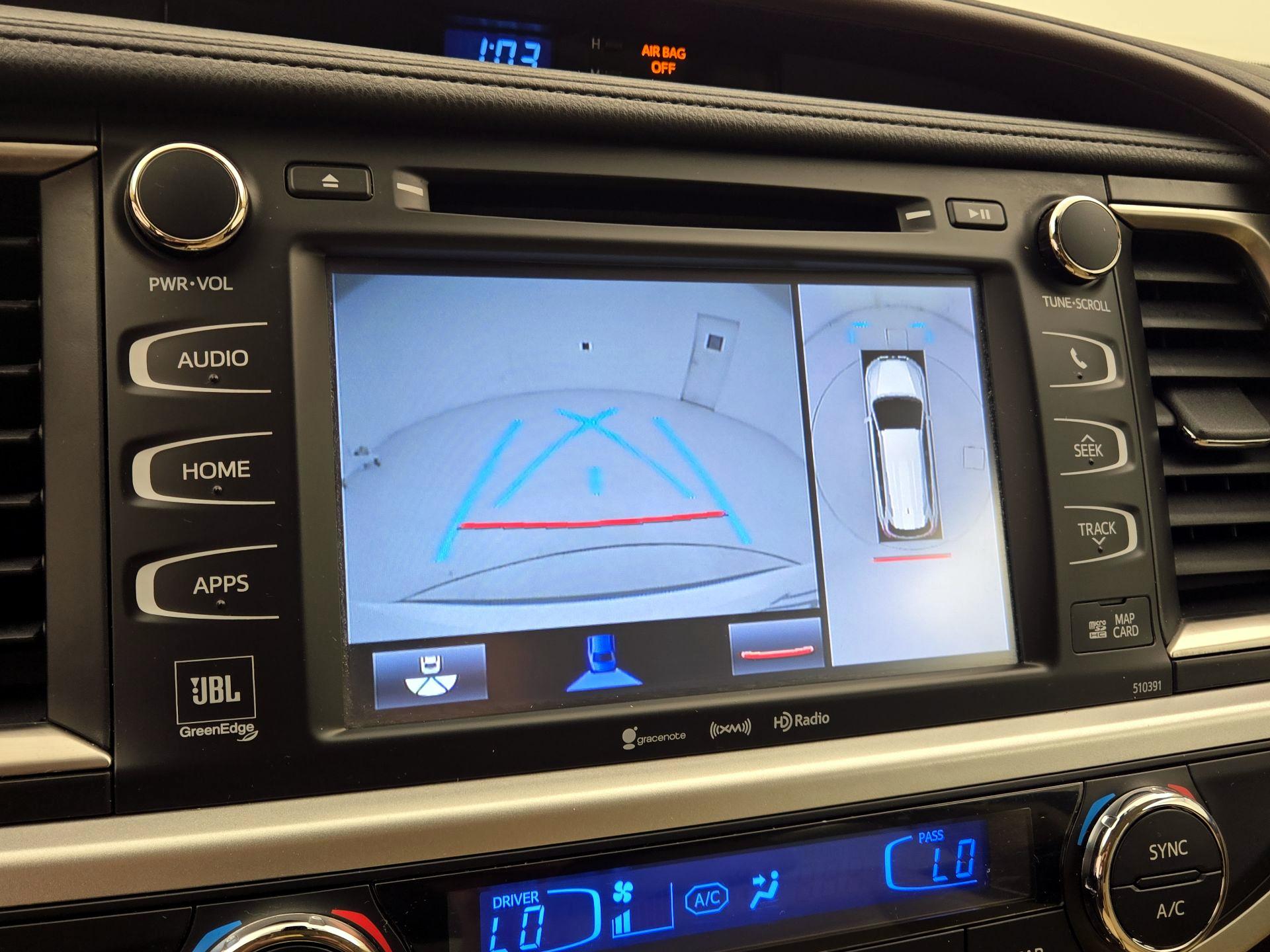 Thumbnail: 2019 Toyota Highlander - 15