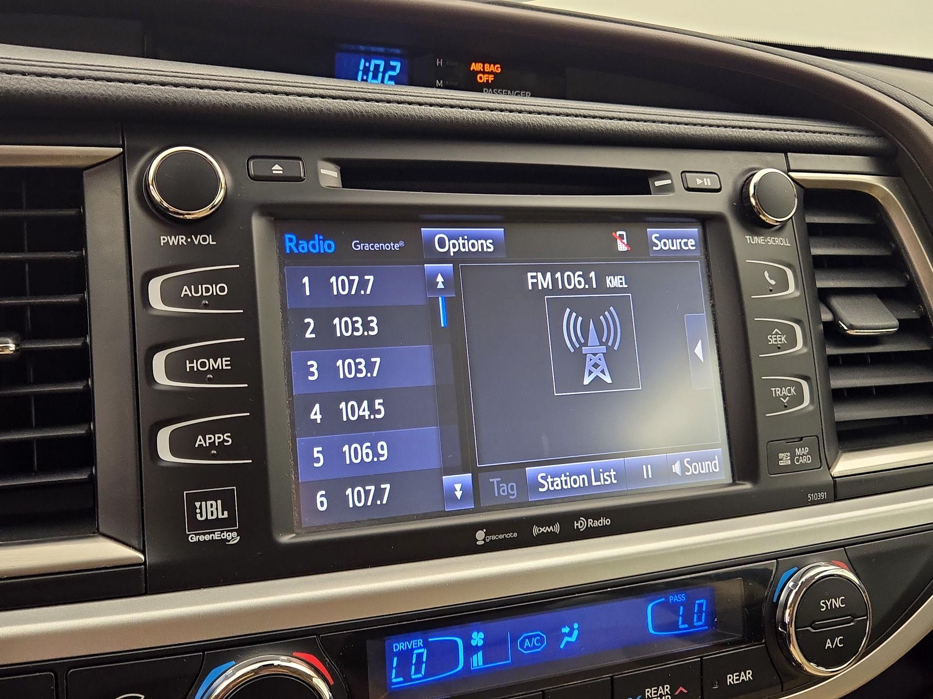 Thumbnail: 2019 Toyota Highlander - 16
