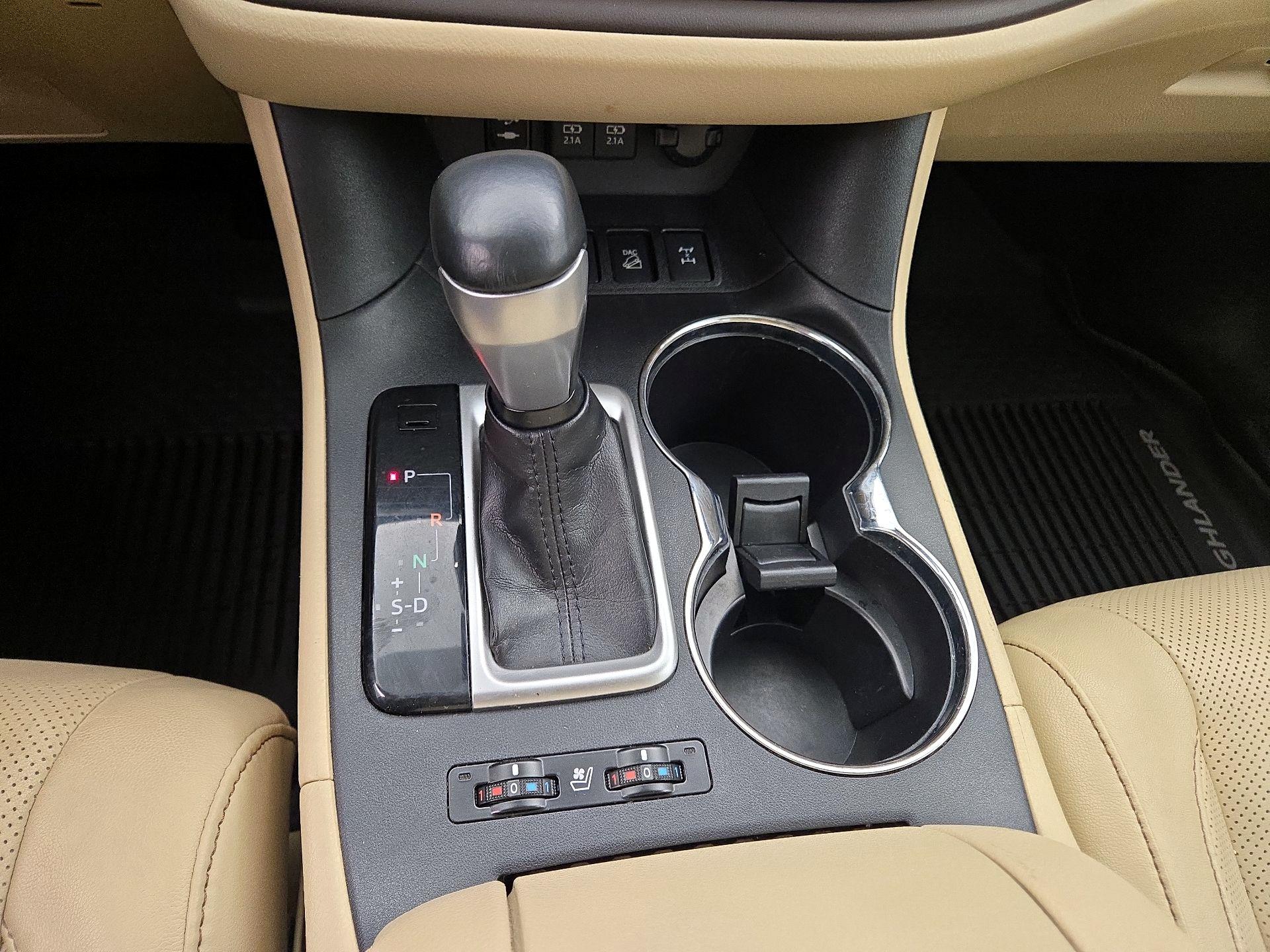 Thumbnail: 2019 Toyota Highlander - 18