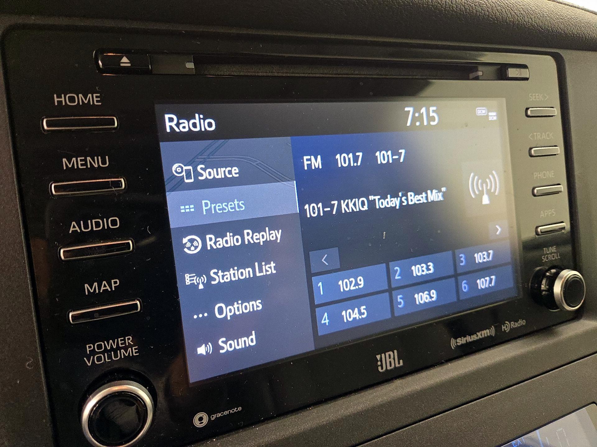 Thumbnail: 2020 Toyota Sienna - 14
