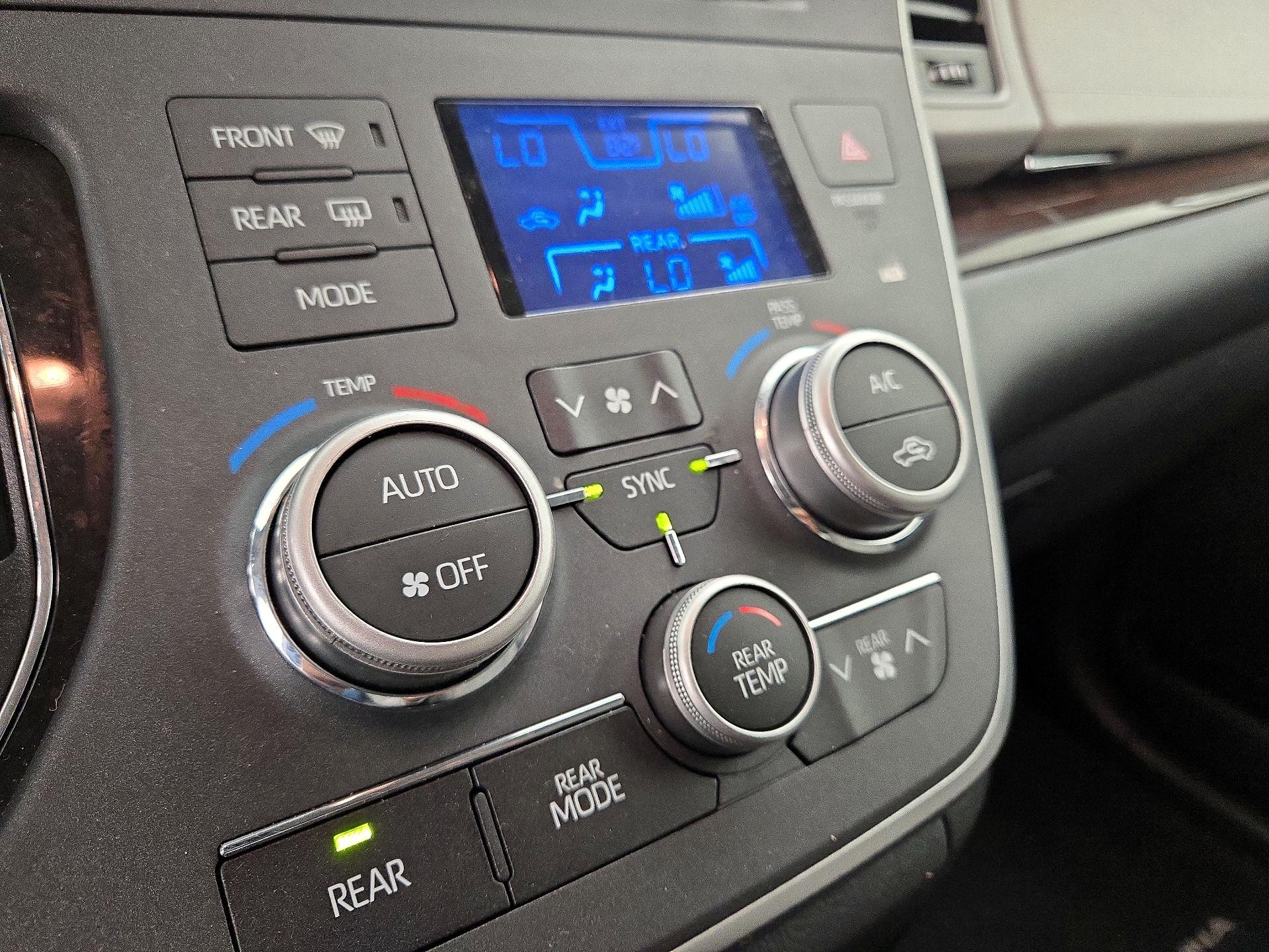 Thumbnail: 2020 Toyota Sienna - 15