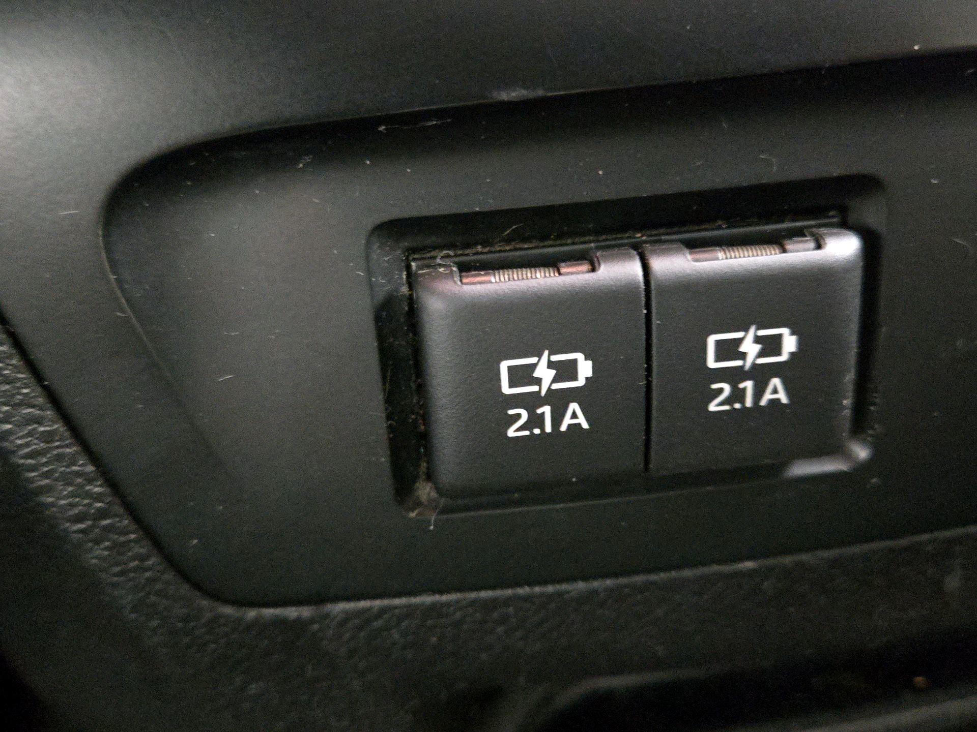 Thumbnail: 2020 Toyota Sienna - 17