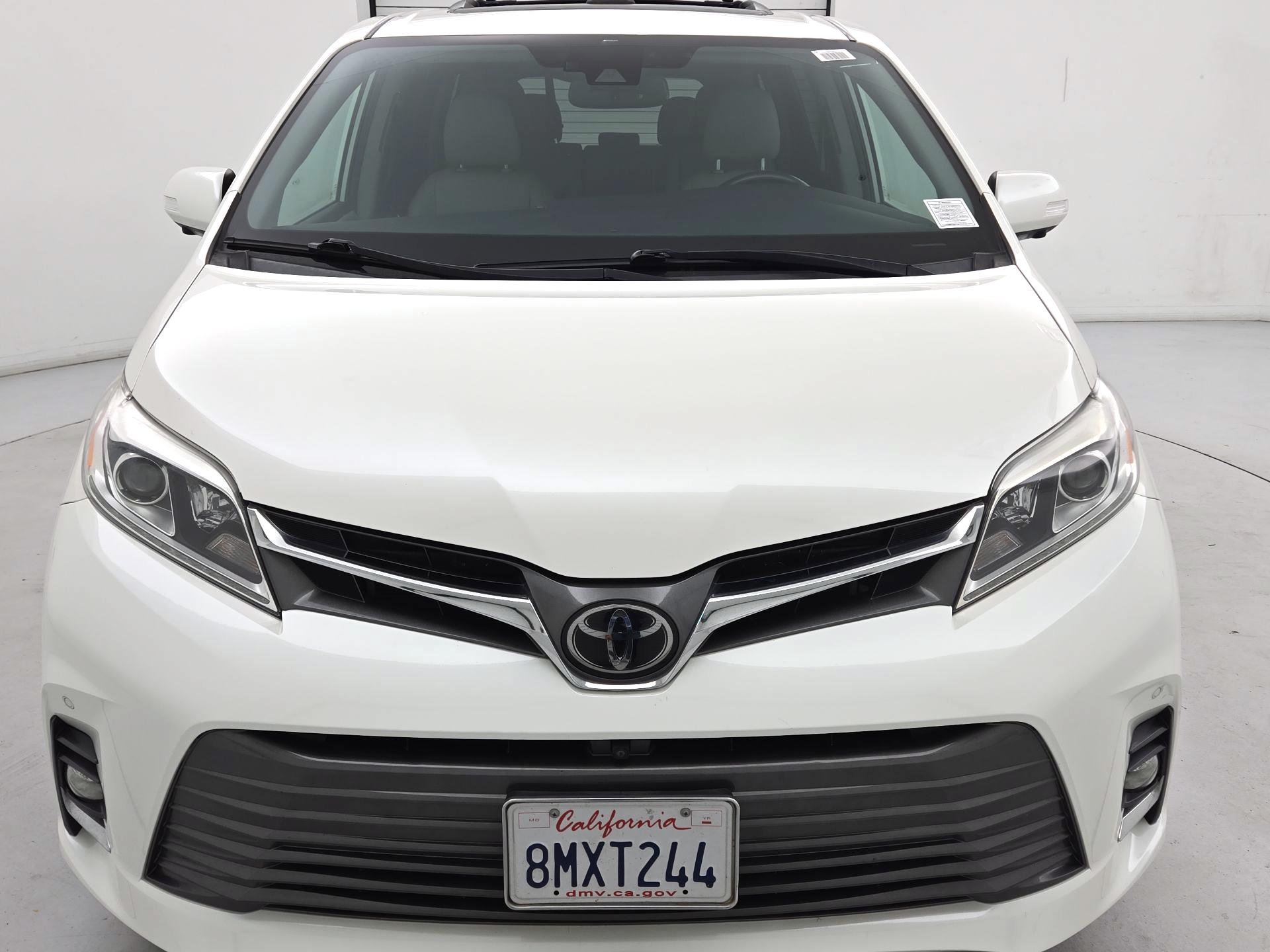 Thumbnail: 2020 Toyota Sienna - 2