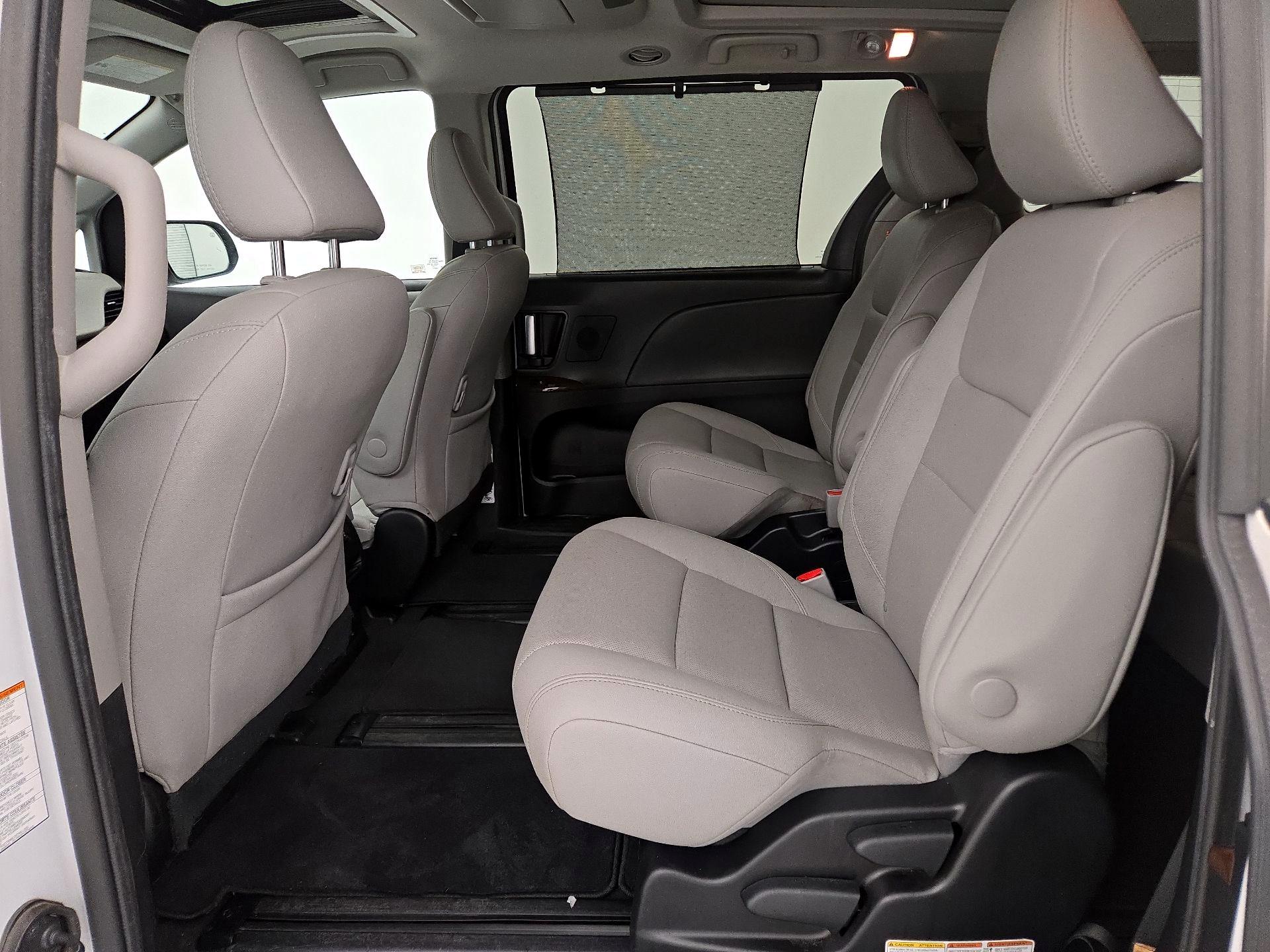 Thumbnail: 2020 Toyota Sienna - 19