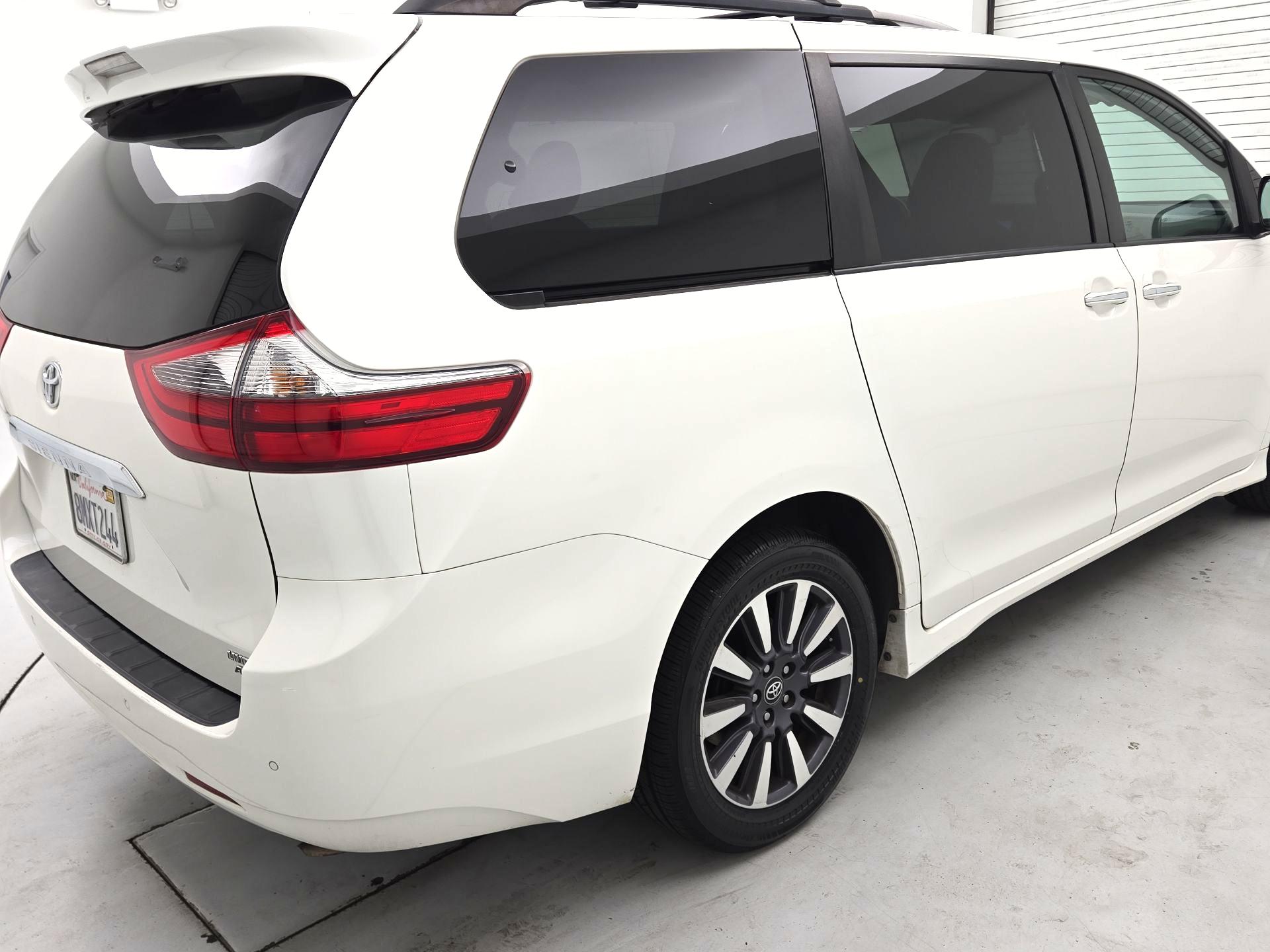 Thumbnail: 2020 Toyota Sienna - 5