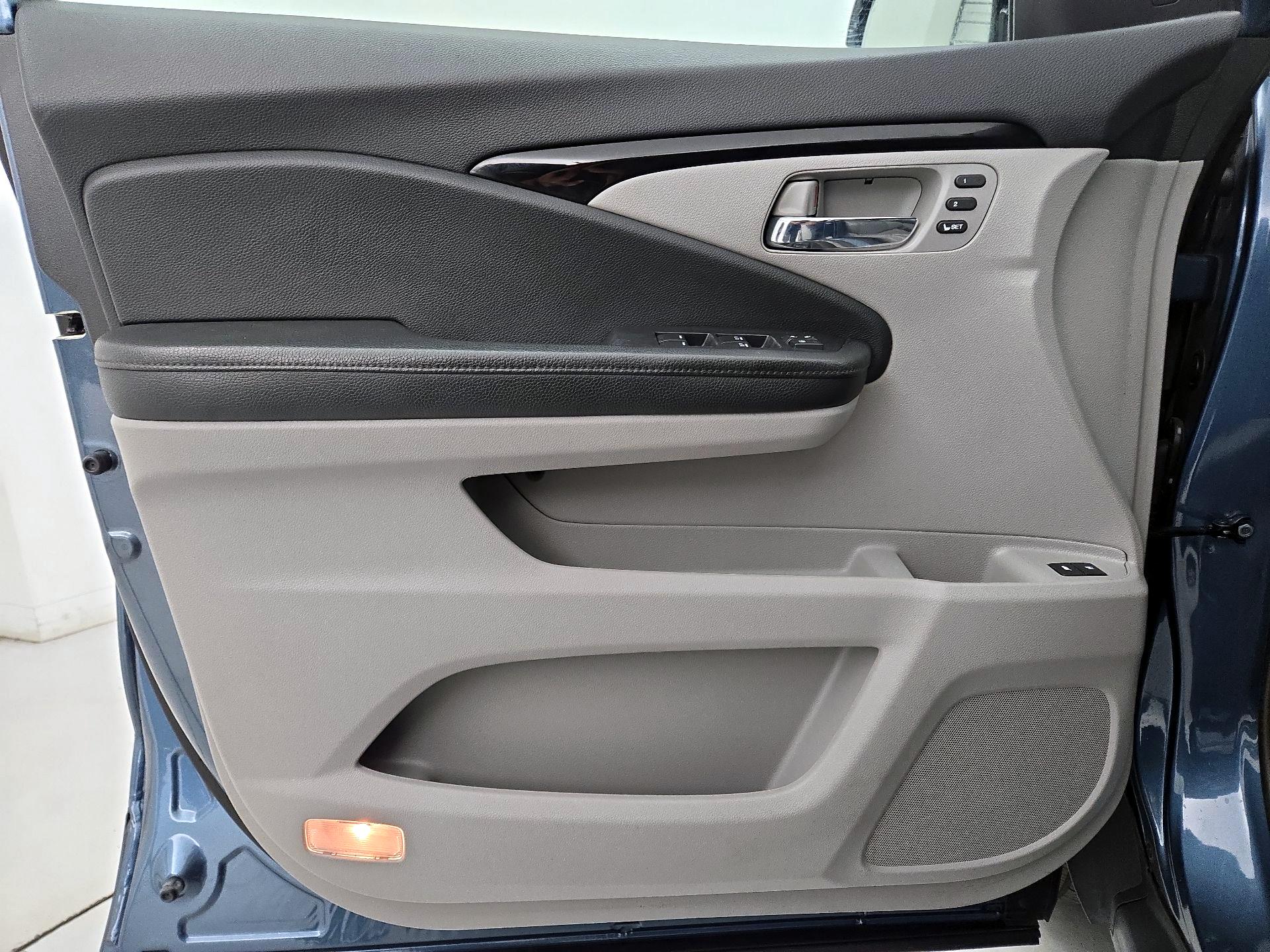 Thumbnail: 2020 Honda Pilot - 12