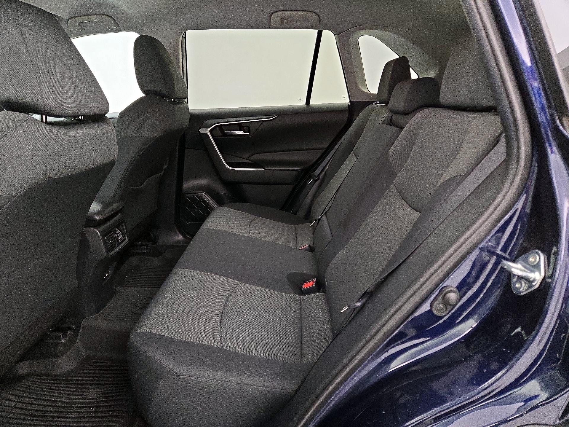 Thumbnail: 2021 Toyota RAV4 - 16