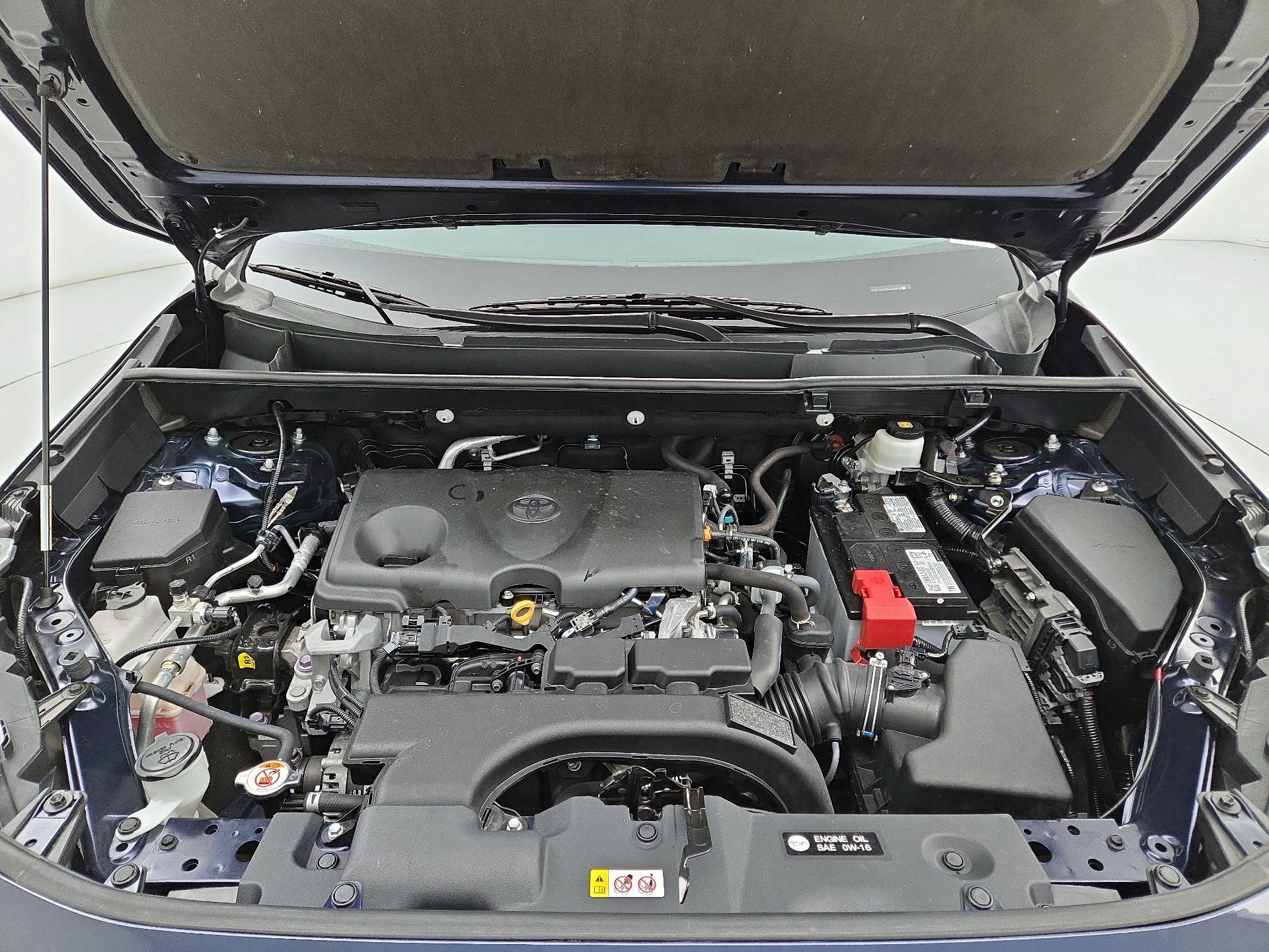 Thumbnail: 2021 Toyota RAV4 - 18