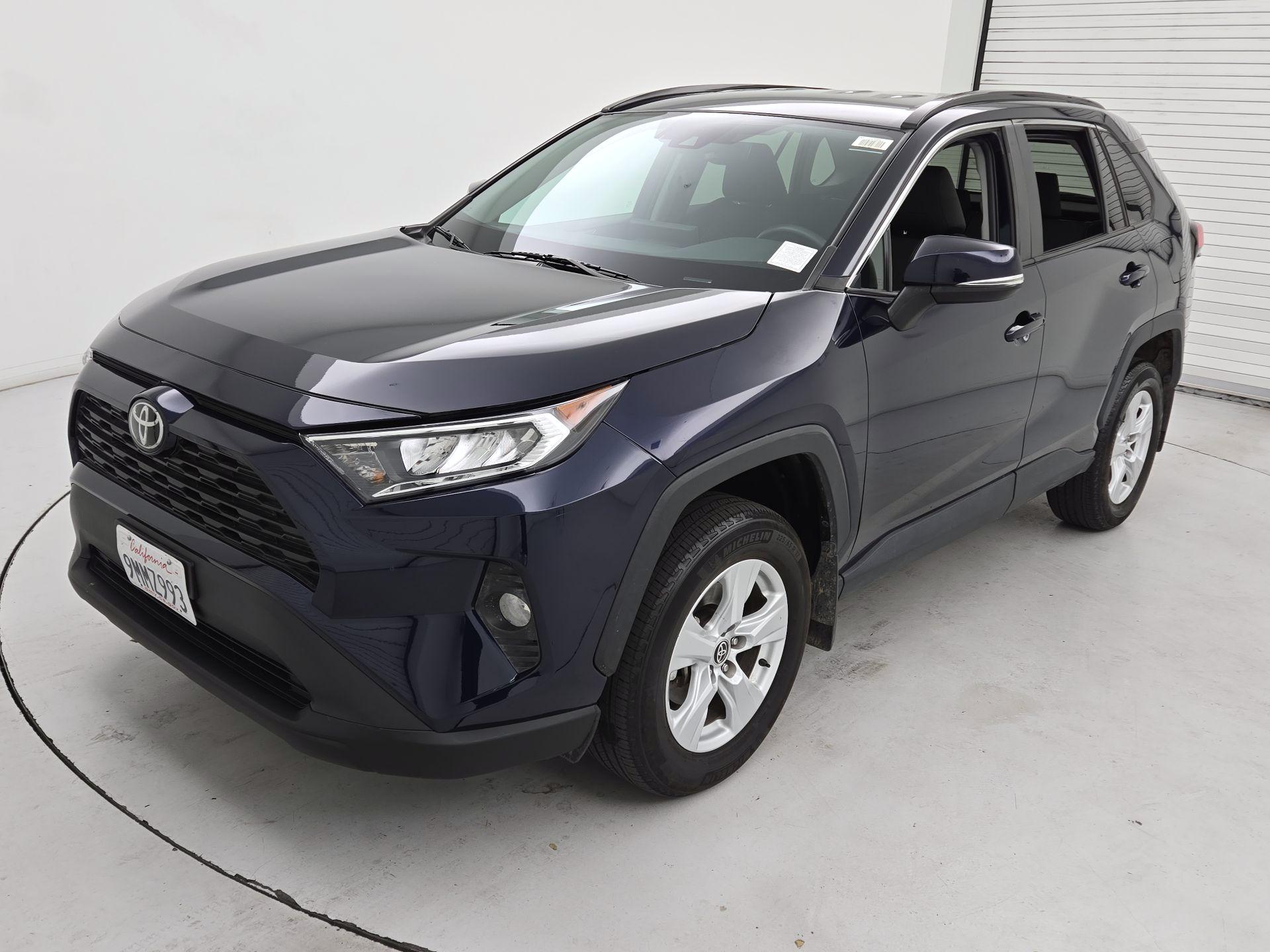 Thumbnail: 2021 Toyota RAV4 - 3