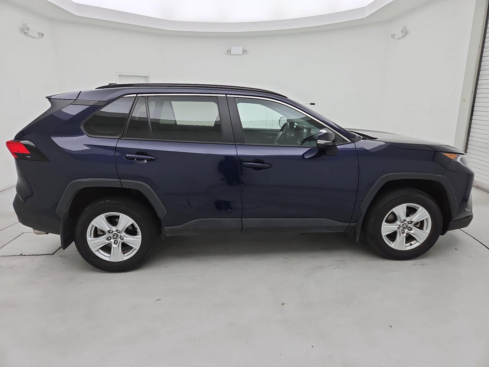 Thumbnail: 2021 Toyota RAV4 - 4