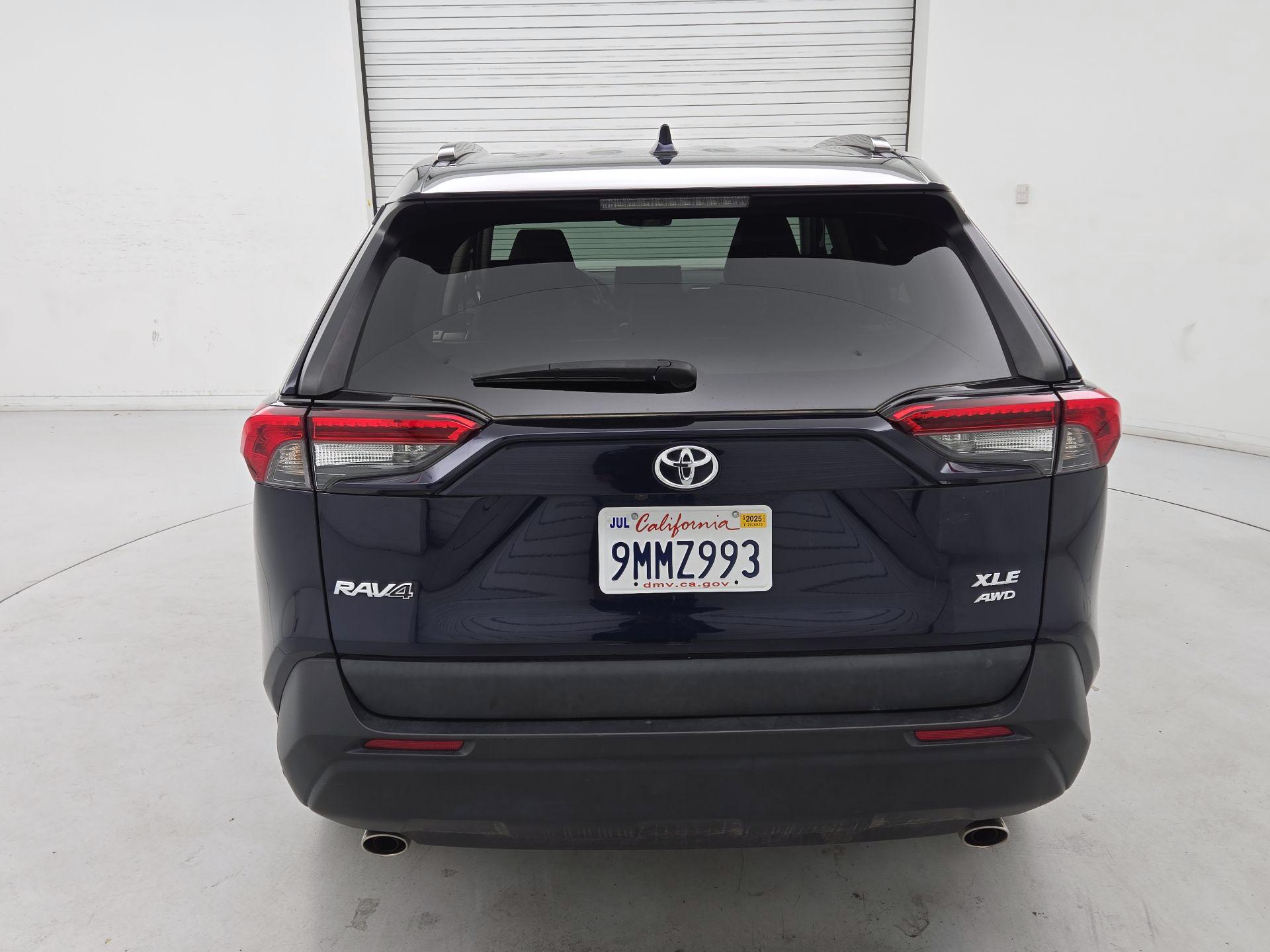 Thumbnail: 2021 Toyota RAV4 - 6