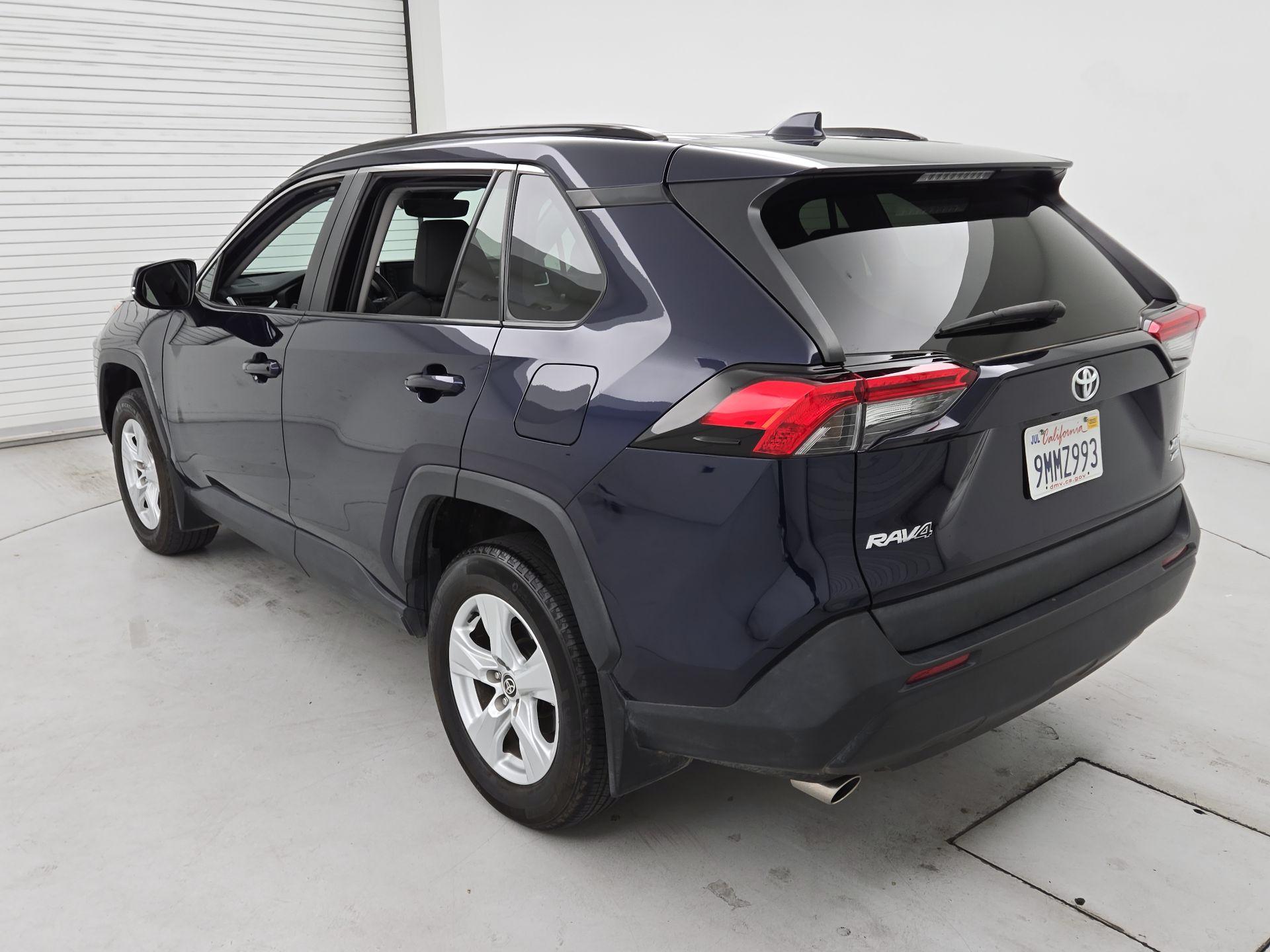 Thumbnail: 2021 Toyota RAV4 - 7